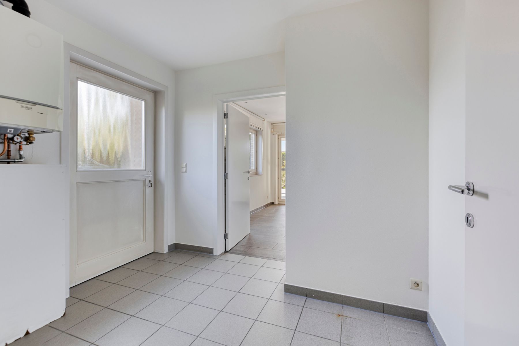 Lichtrijke woning met 3 slaapkamers in stadskern Maaseik.  foto 13