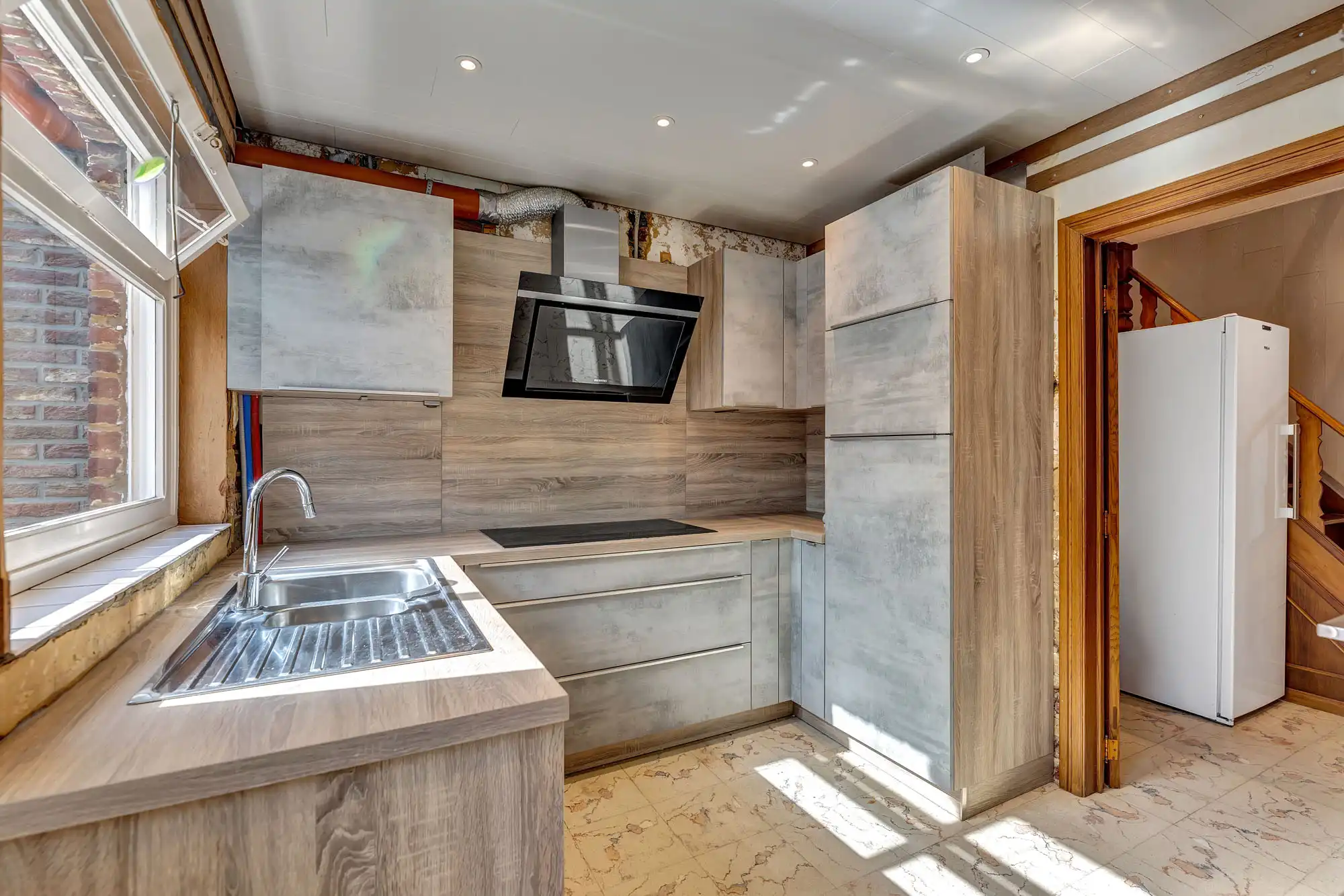 Robuuste woning op ruim perceel foto 7