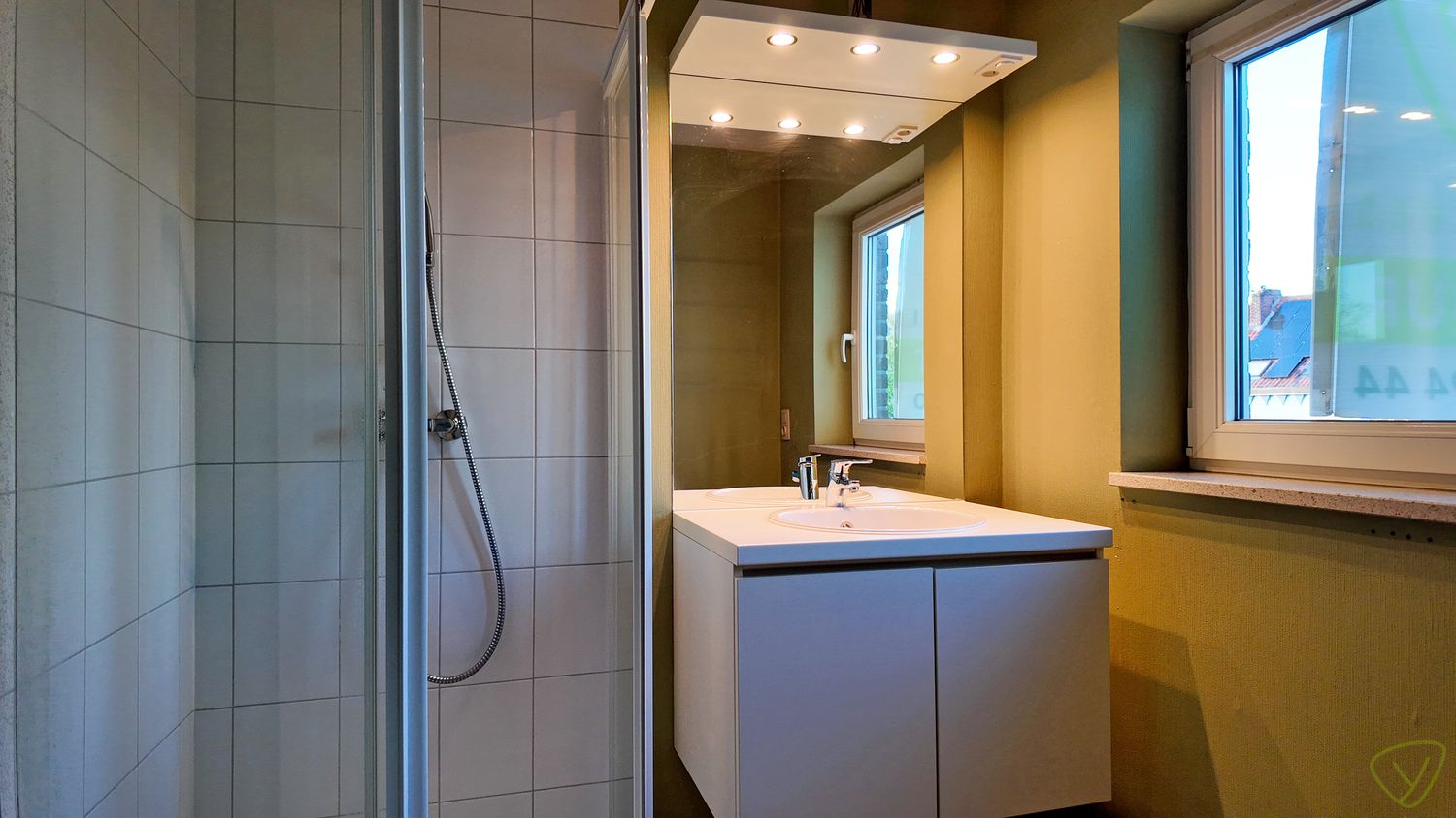 Instapklaar appartement te huur in het centrum! foto 6
