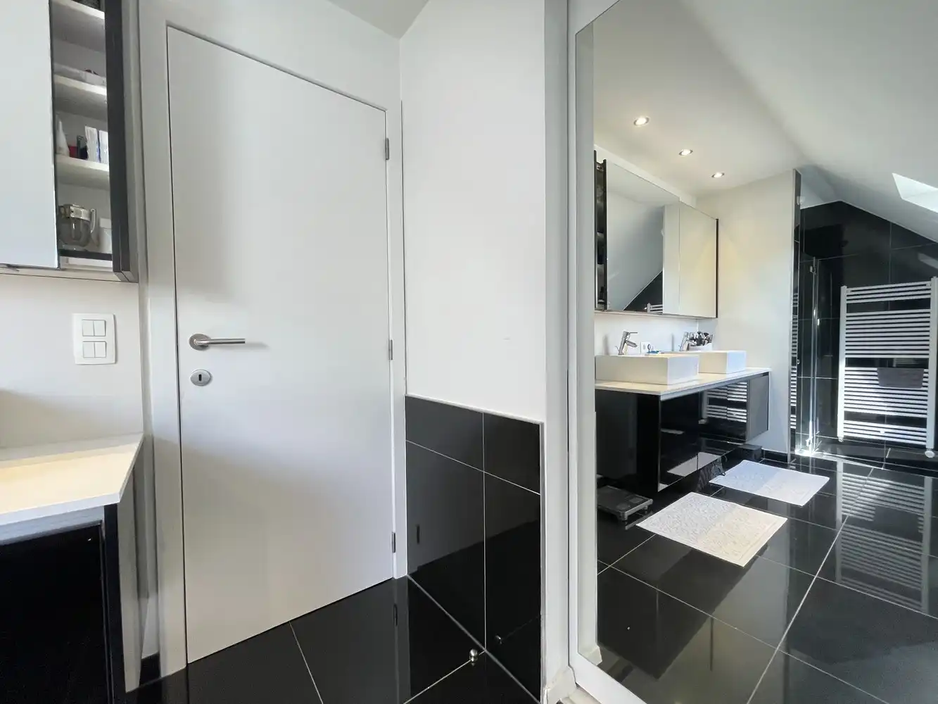 Halfopen bebouwing bestaande uit polyvalent gelijkvloers met woonst foto 17