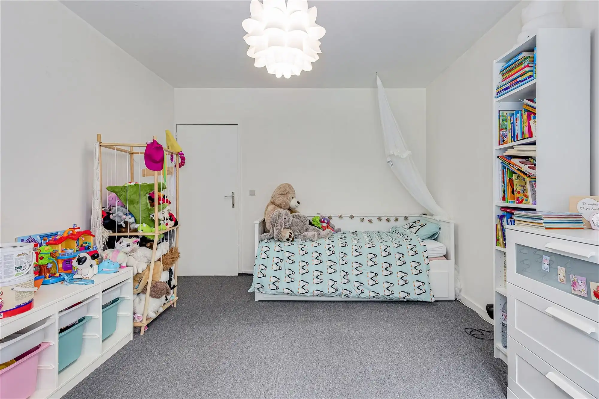 Ruim appartement met 2 slpk + terras te koop in Mortsel foto 8