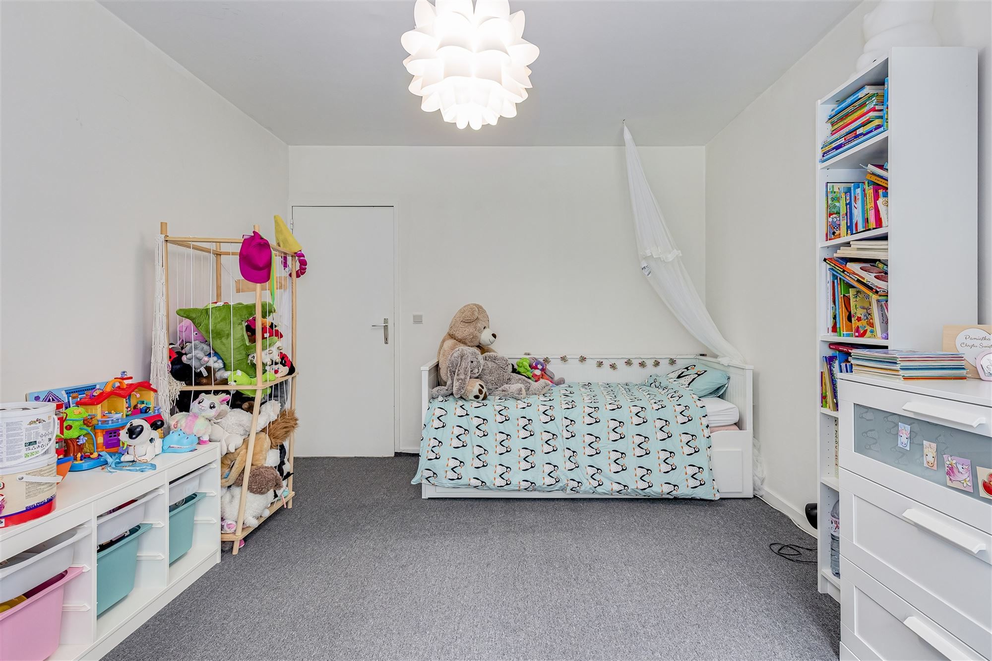 Ruim appartement met 2 slpk + terras te koop in Mortsel foto 8