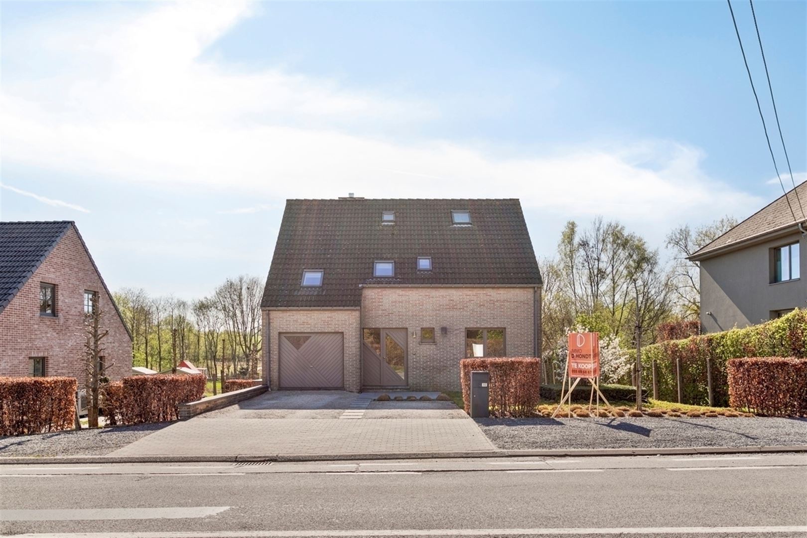 Instapklare mooi gelegen woning in deelgemeente Bevere foto 2