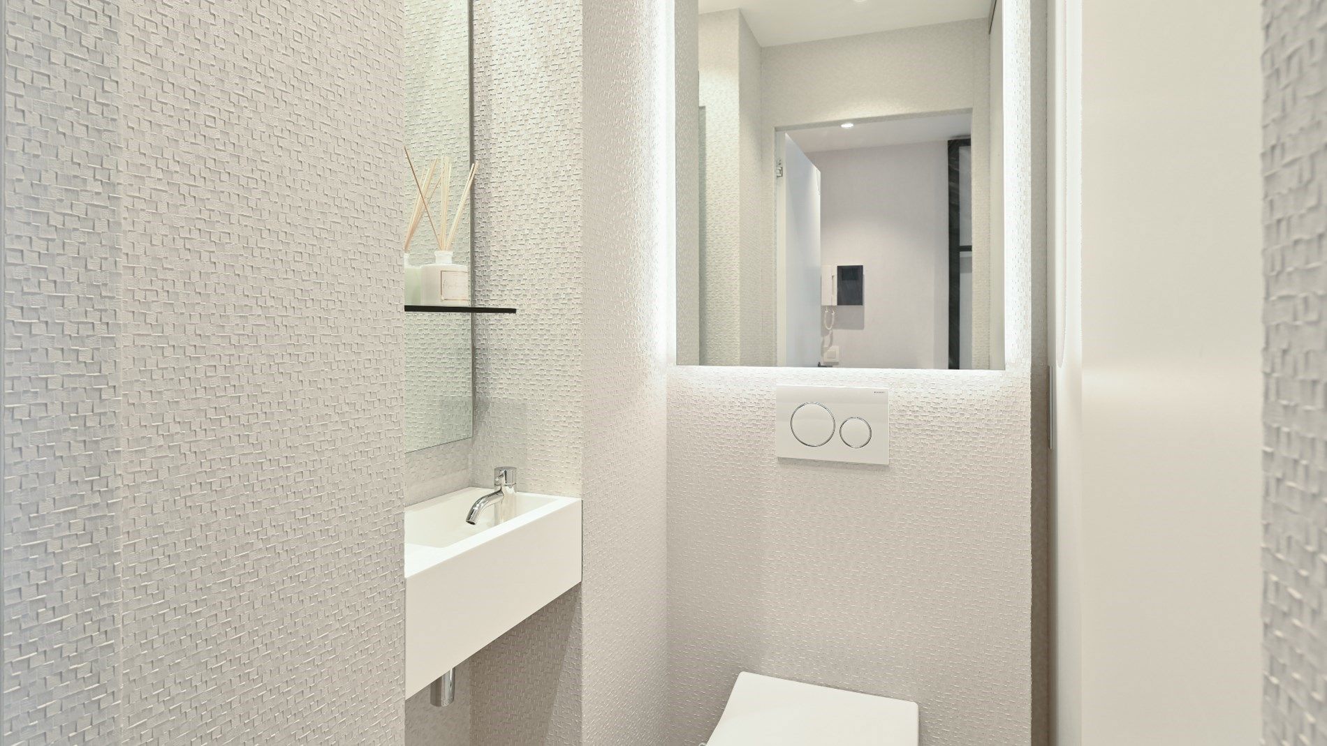 Luxueus afgewerkt appartement, zeer centraal gelegen aan de zonnekant van de Lippenslaan. foto 9