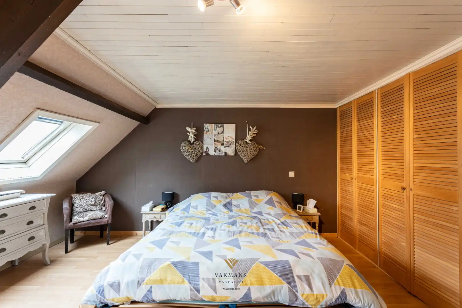 Fermette woning met oprit, dubbele garage en prachtige tuin foto 23