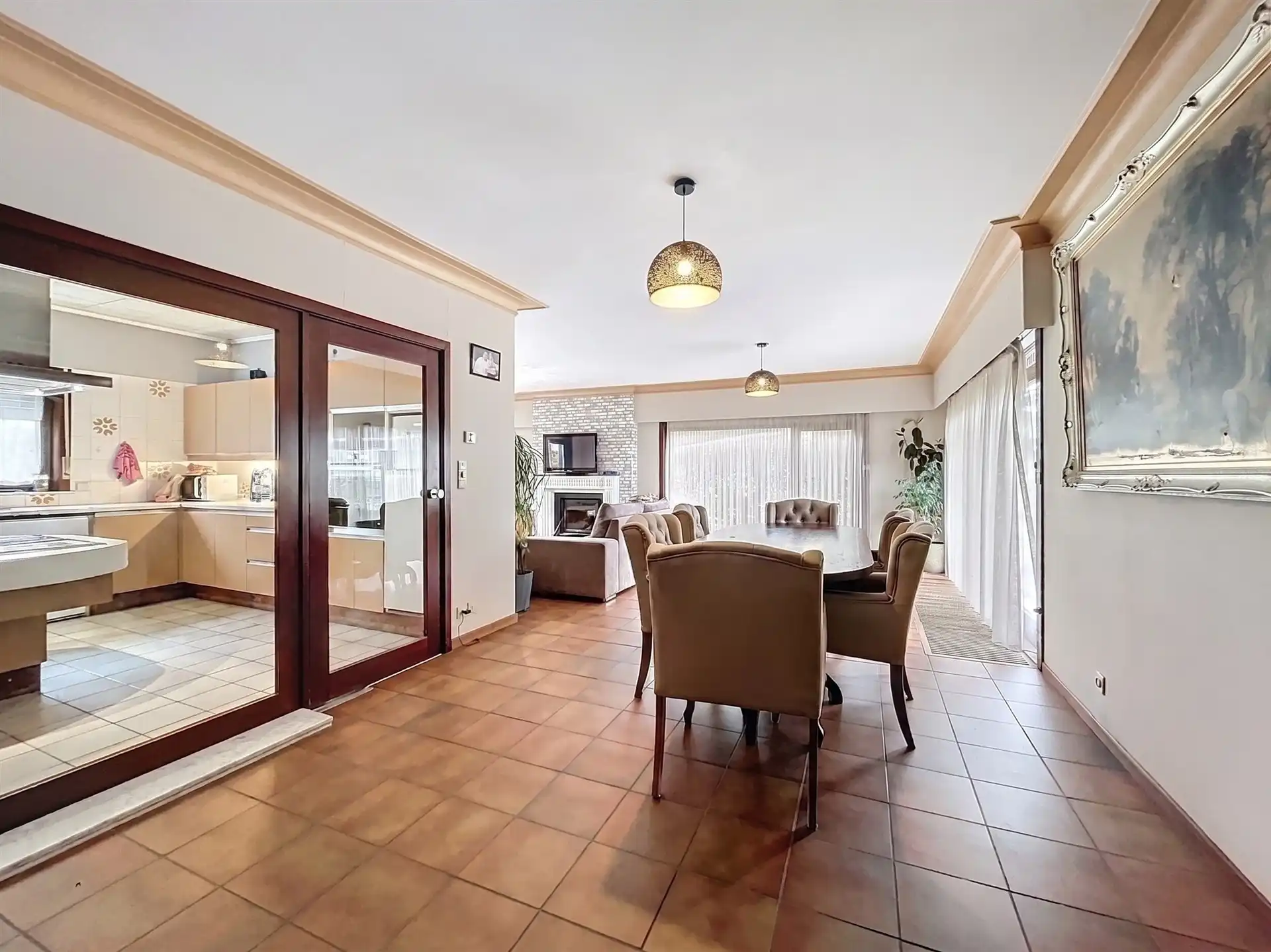 Woning met magazijn en kantoor op perceel van 2185m² foto 6