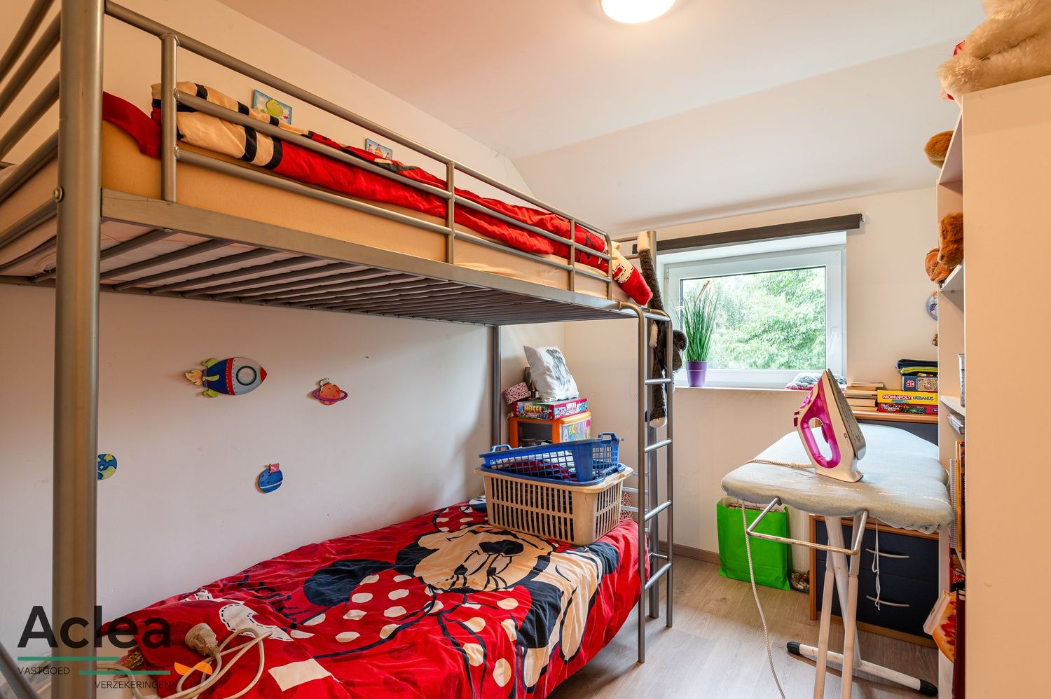 Recente woning in een rustige wijk met 3 slpks! foto 16