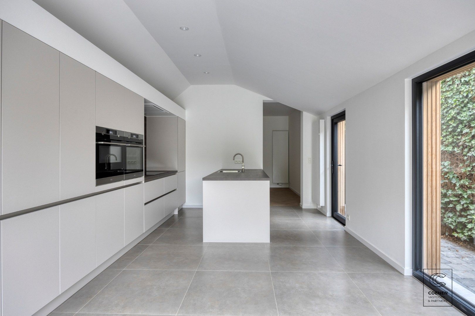 Prachtig, volledig gerenoveerde HOB met twee slaapkamers op een centrale ligging te Brasschaat!  foto 10