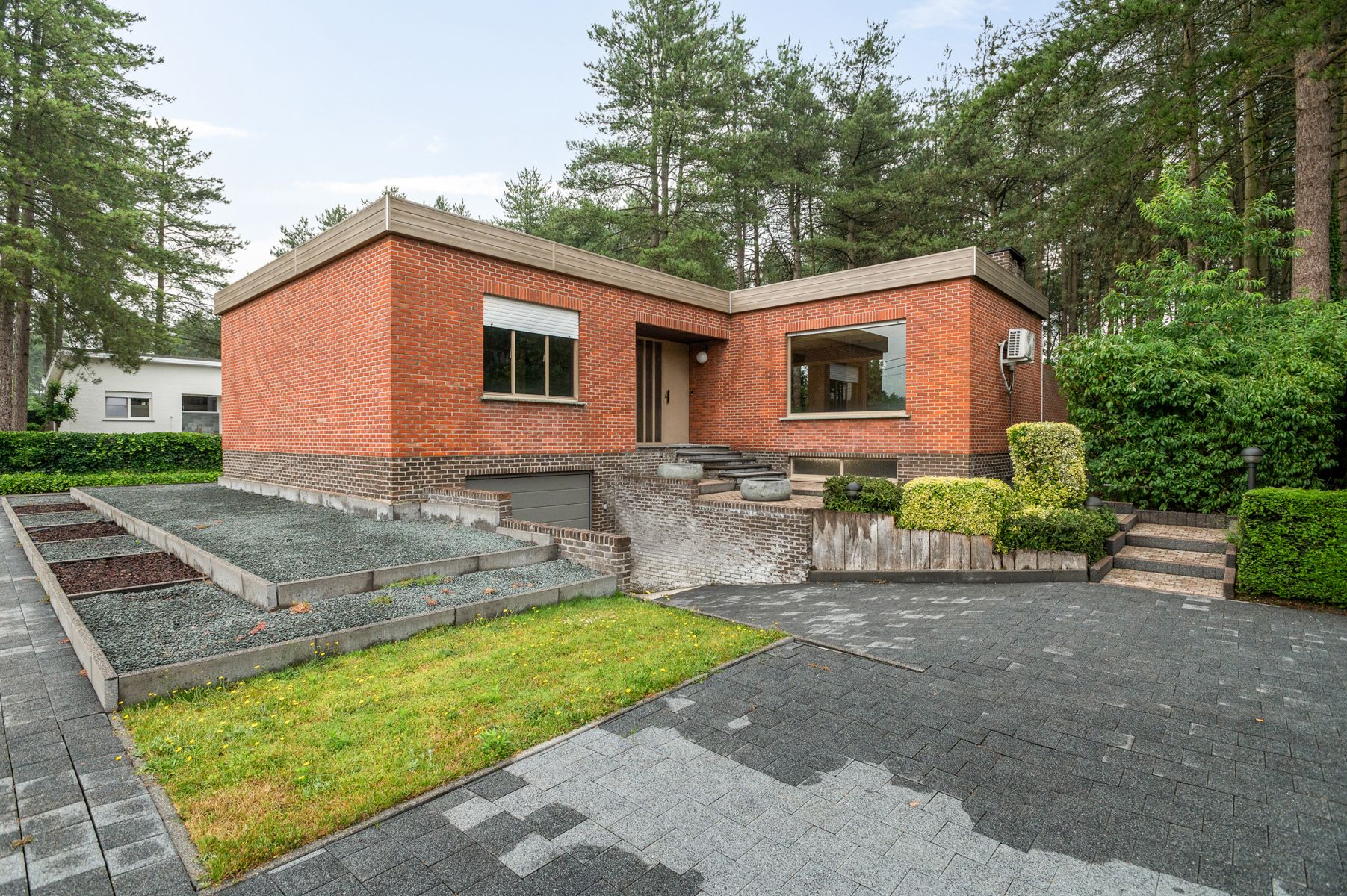 Gelijkvloerse villa met 3 slks op 2800m2 grond foto 23