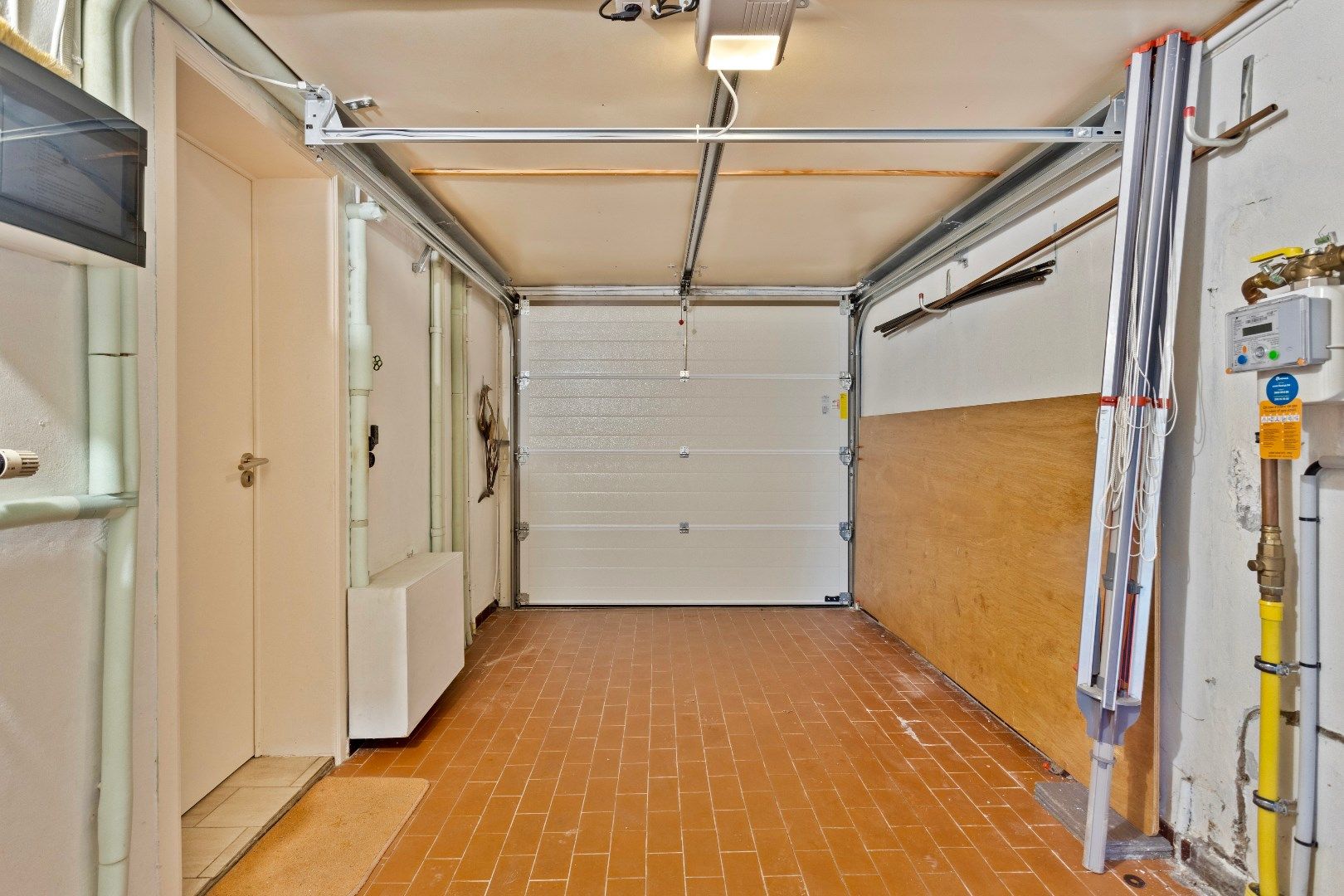 Solide 3-gevel woning met 3 slpks, tuin en garage nabij centrum Halle foto 19