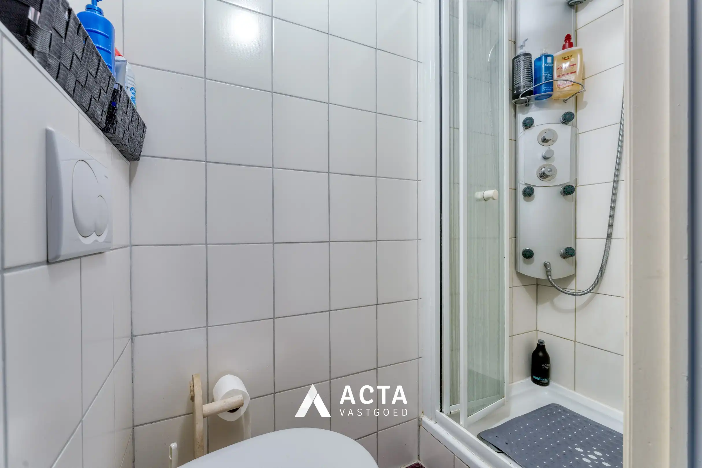 Halfopen bebouwing met vier slaapkamers en dubbele garage in Mariakerke foto 13