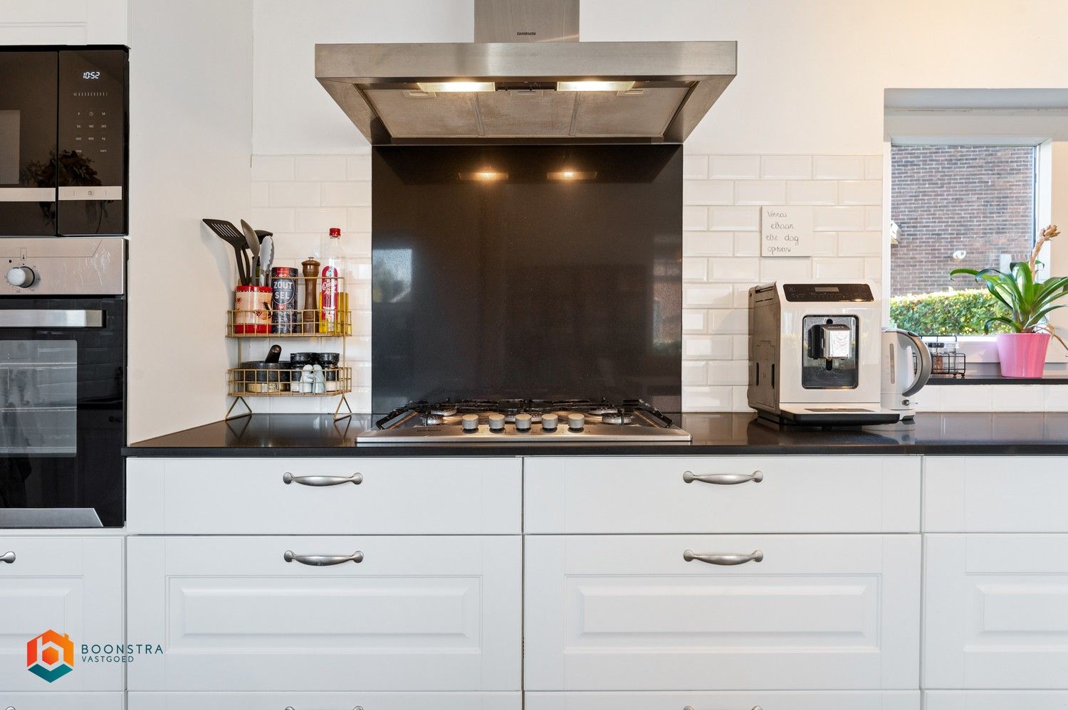 Instapklare woning met 2 slpkrs, tuin, garage en carport te Emblem foto 8