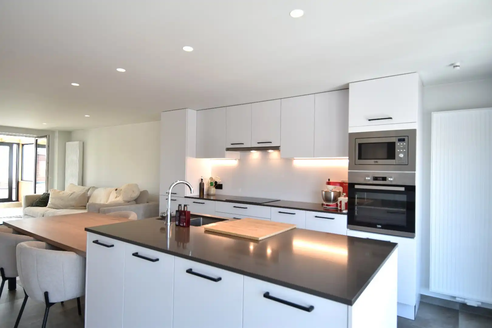 Opslagruimte van 144 m² met recent vernieuwd duplexappartement  foto 7