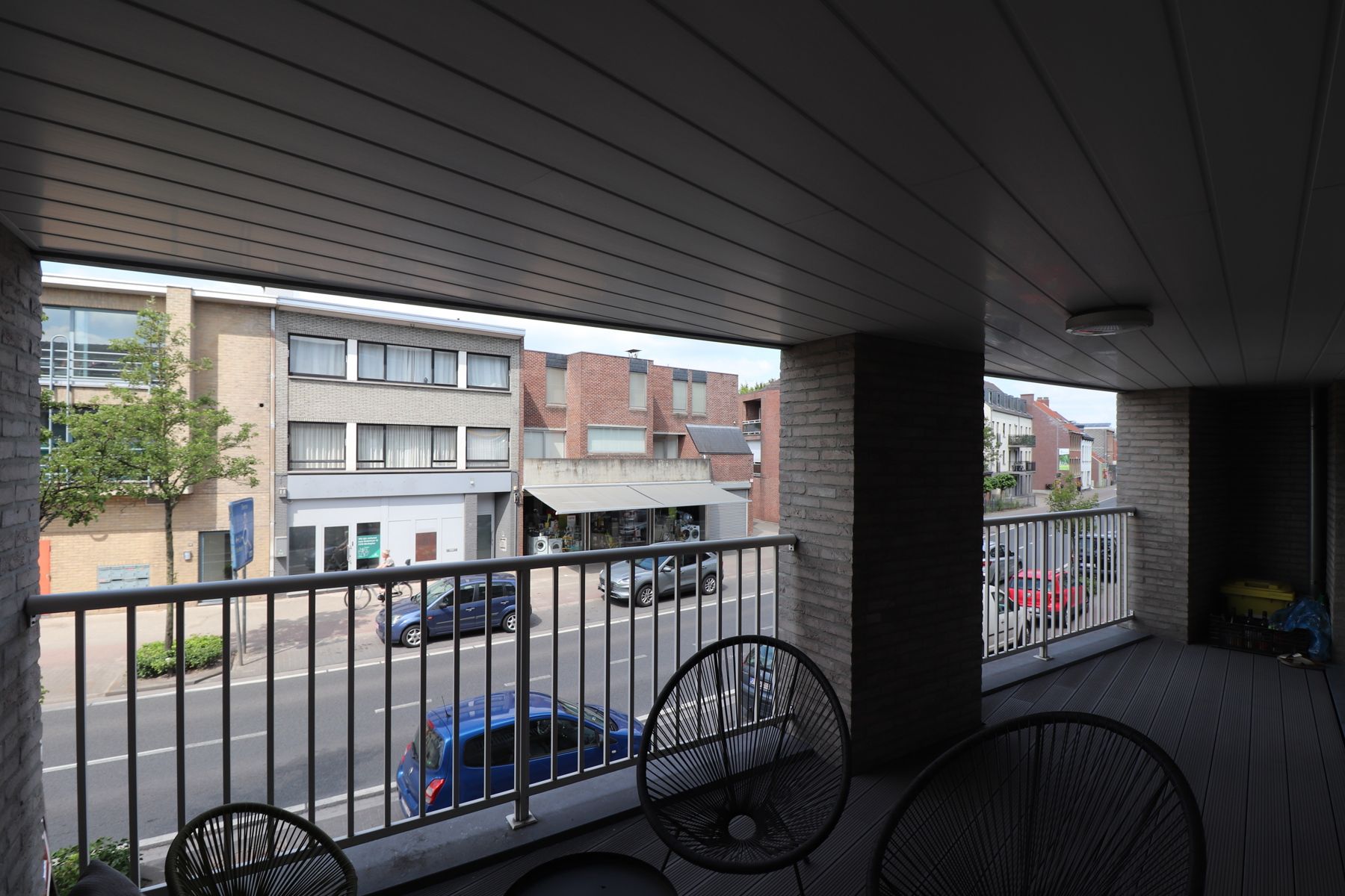 Een recent appartement met 2 slaapkamers, terras en autostaanplaats. foto 8