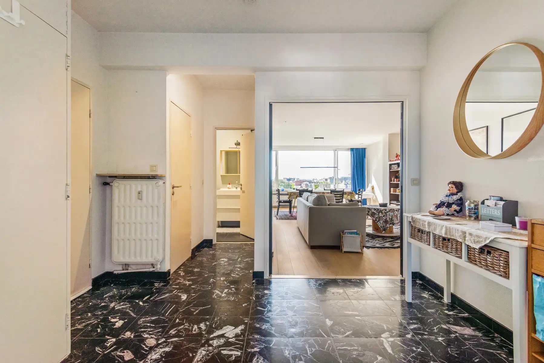 Een gerenoveerd appartement met uitzicht! foto 4