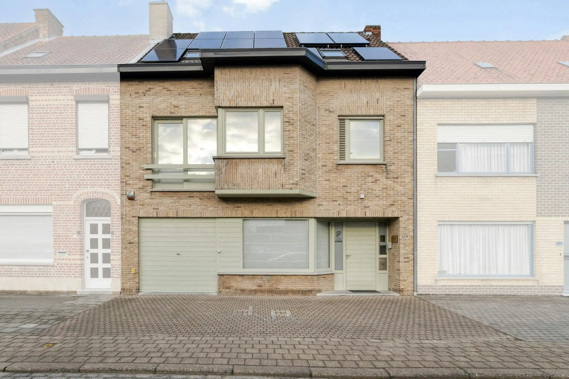 Energiezuinige woning met praktijk- of kantoorruimte foto {{pictureIndex}}