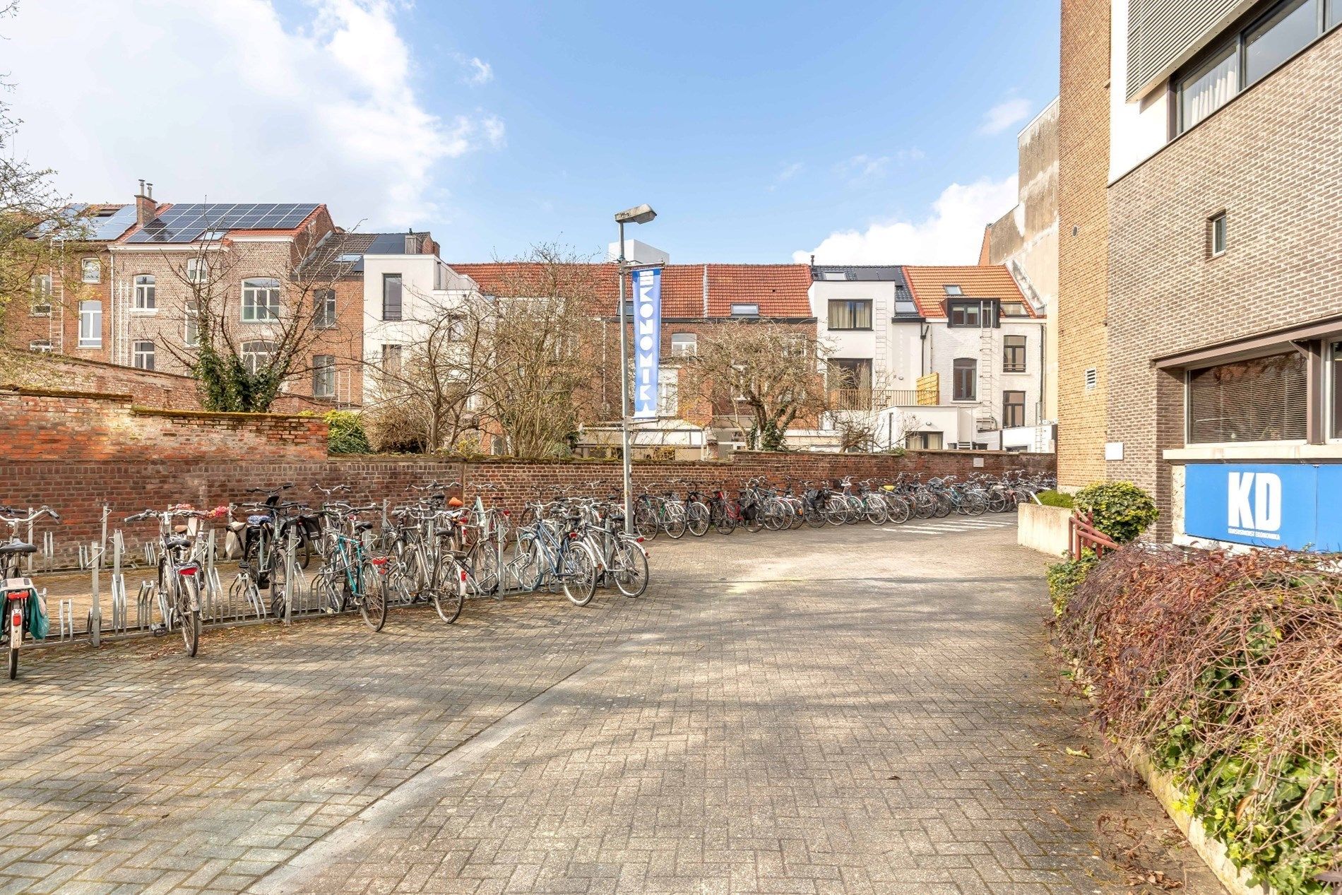 Lichtrijke studentenkamer met eigen sanitair in hartje Leuven  foto 13