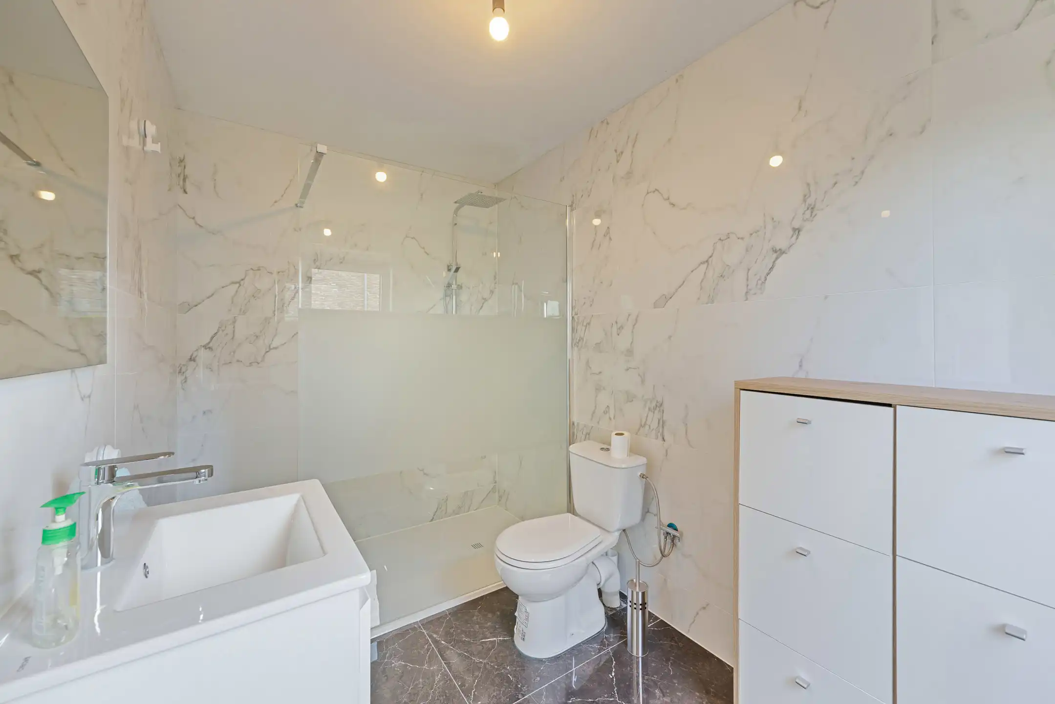 Instapklare gezinswoning met garage te Elst  foto 12