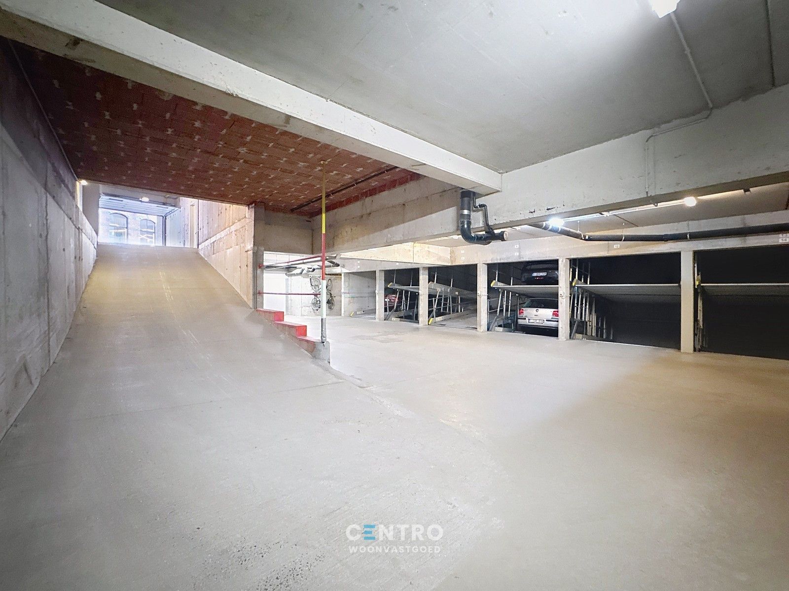 Overdekte parkeerplaats in het HARTJE van Blankenberge! foto 3