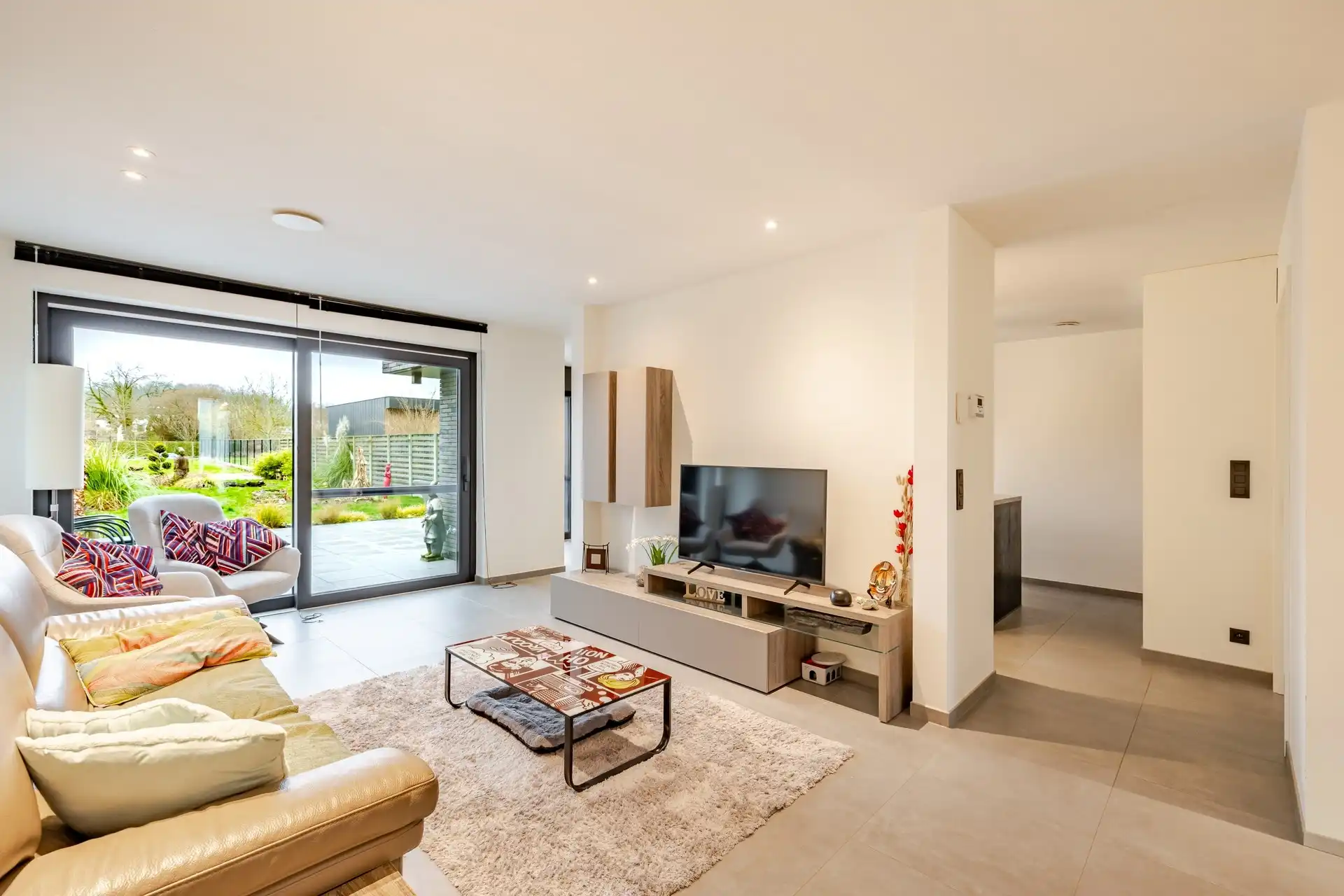 Ruime energiezuinige woning (2022) met 5 slaapkamers en zonnige tuin foto 7