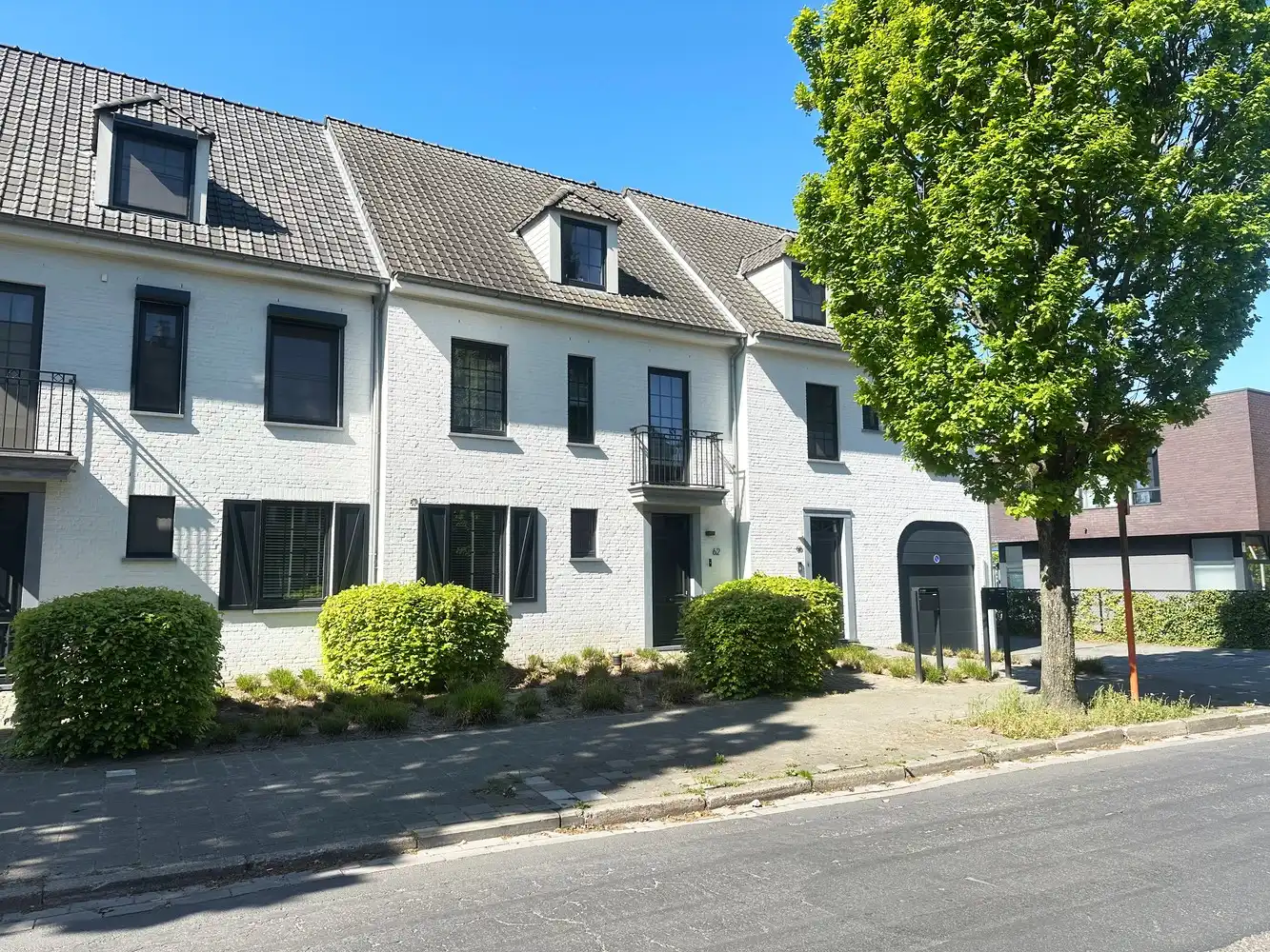 Zes autostaanplaatsen en berging op centrale locatie in Kontich foto 10