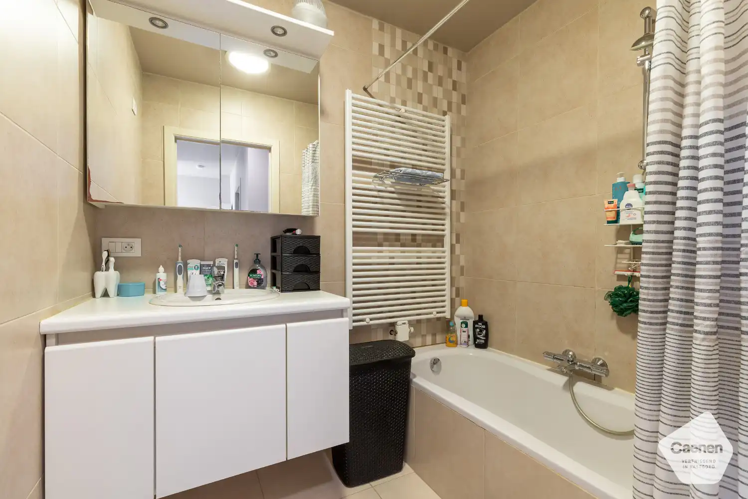 Modern duplexappartement met 3 slaapkamers , staanplaats en ruim zonnig terras! foto 12