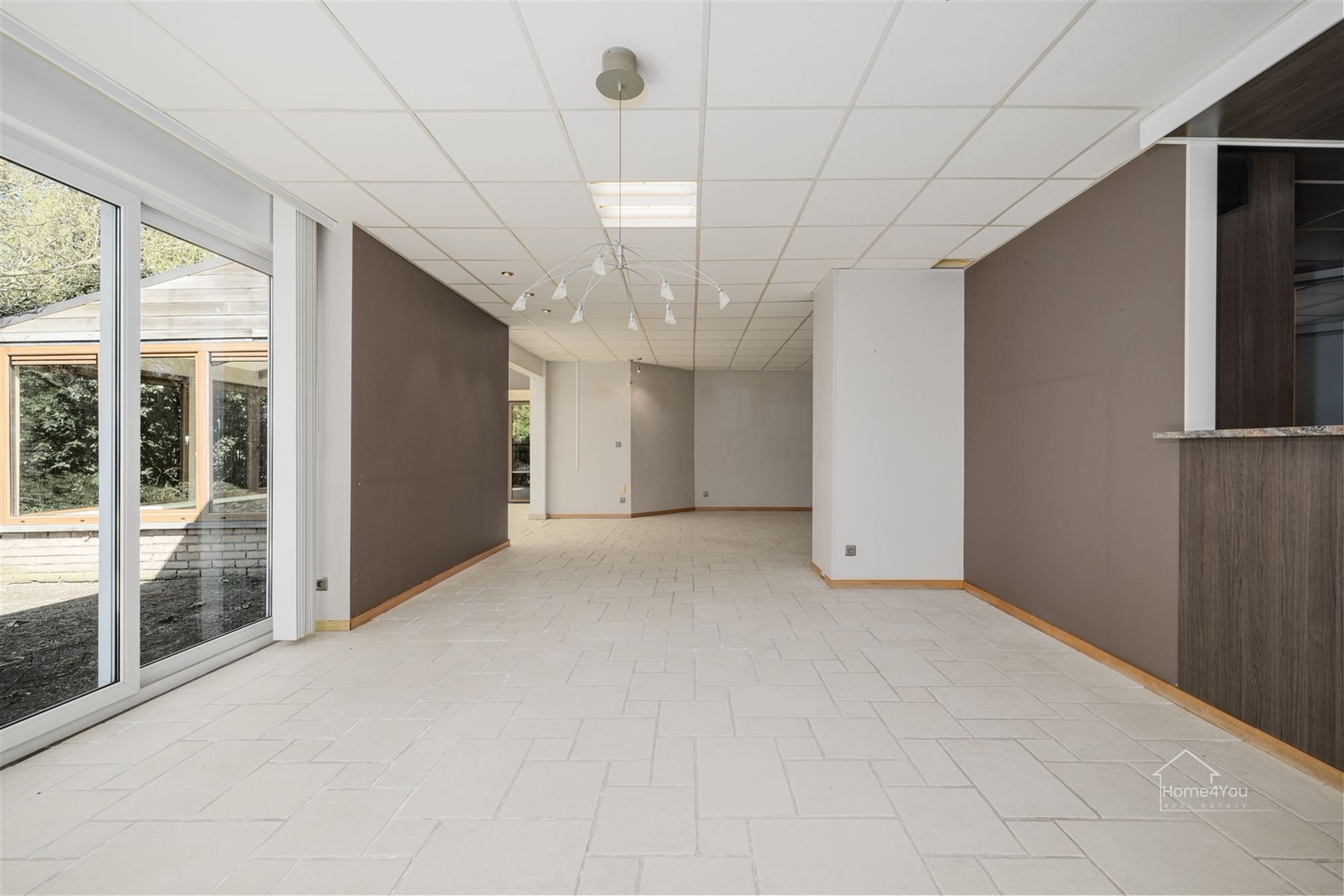  Multifunctioneel bedrijfsgebouw met toonzaal, magazijn, kantoren én woonst op toplocatie. foto 12