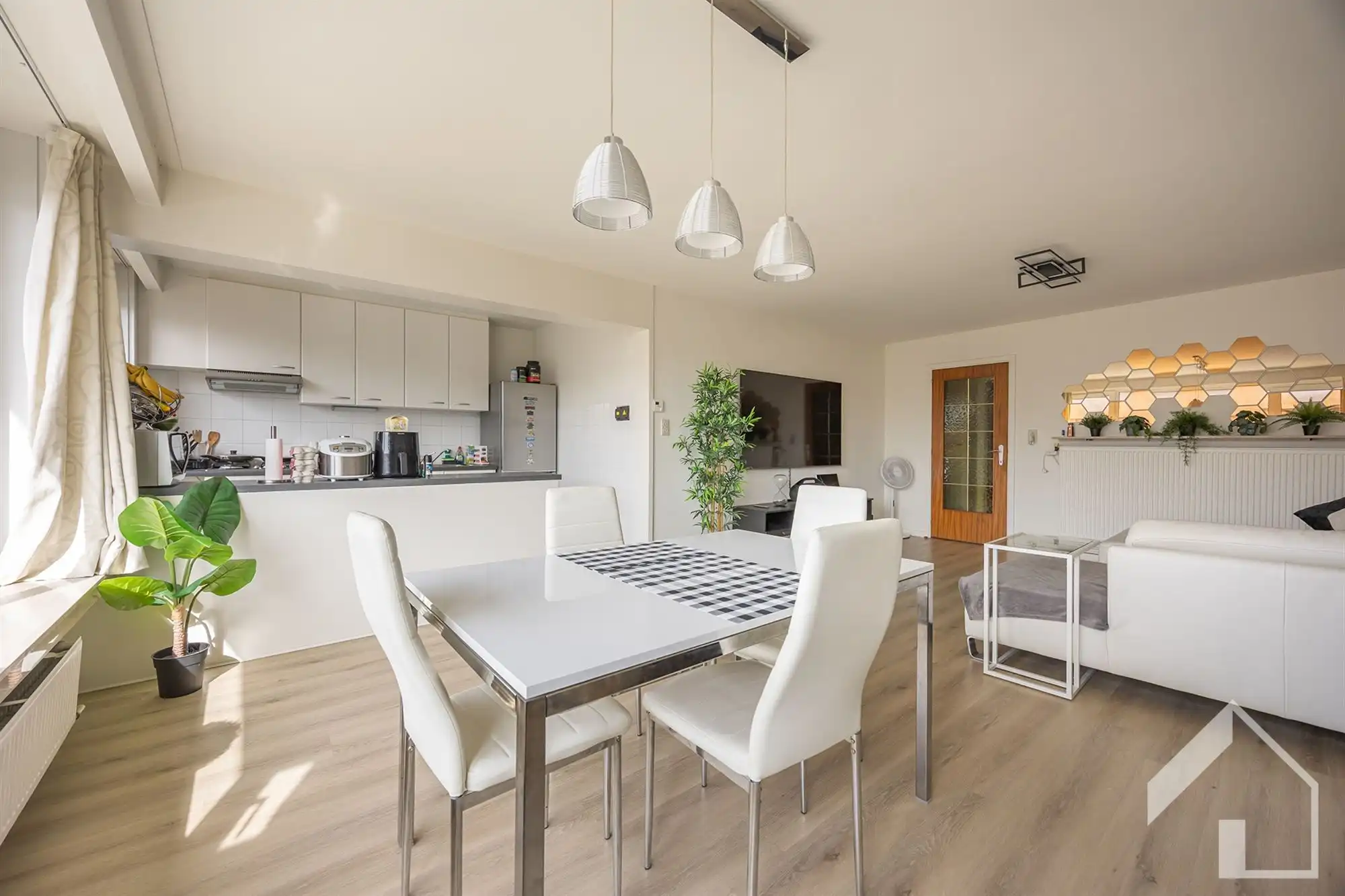 Appartement 2e verdieping + staanplaats foto 4