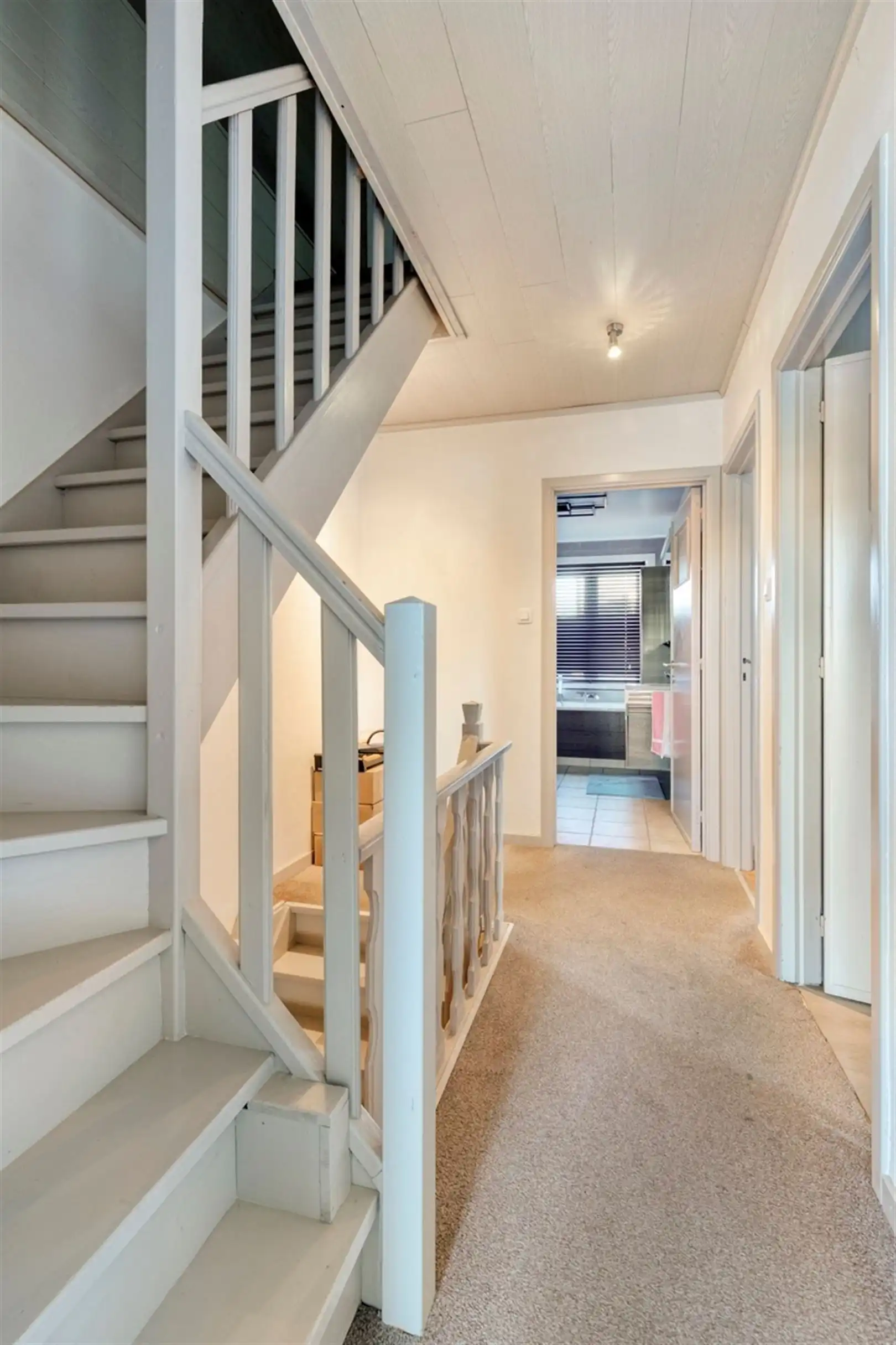 Goeddraaiende broodjeszaak met woning op toplocatie. foto 17