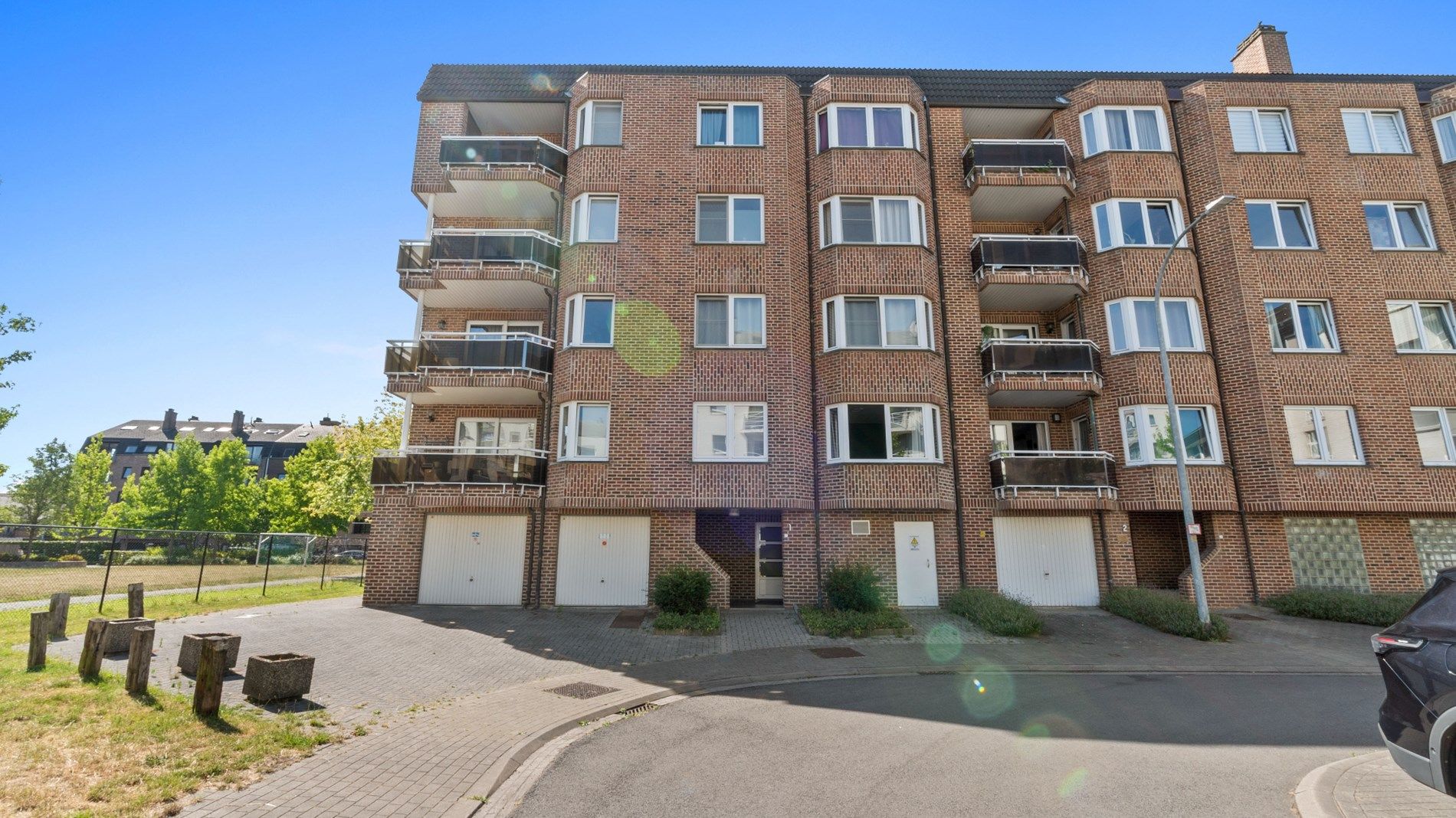KESSEL-LO Ruim appartement met 2 slpks + 2 terrassen + grote garage foto {{pictureIndex}}