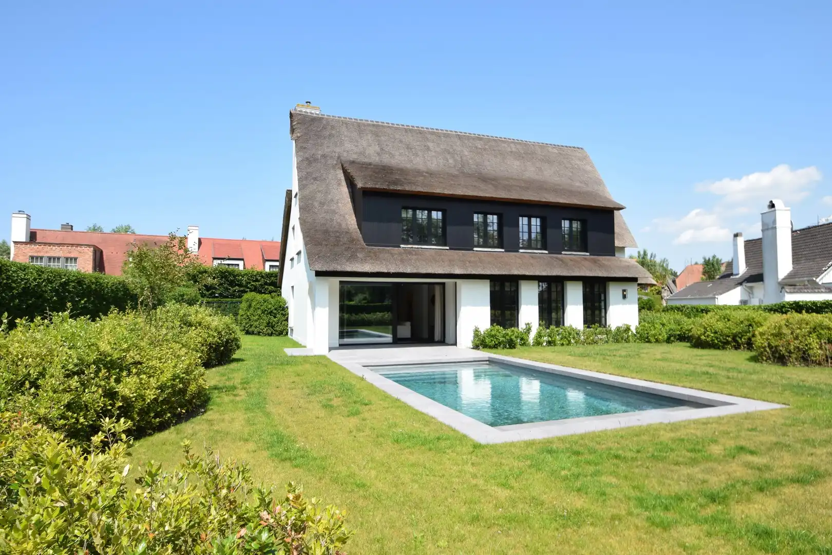 Alleenstaande villa uitzonderlijk rustig gelegen in een groene omgeving, aan de rand van het Zoute vlakbij de Kalfsmolen en de Graaf Jansdijk. foto 32