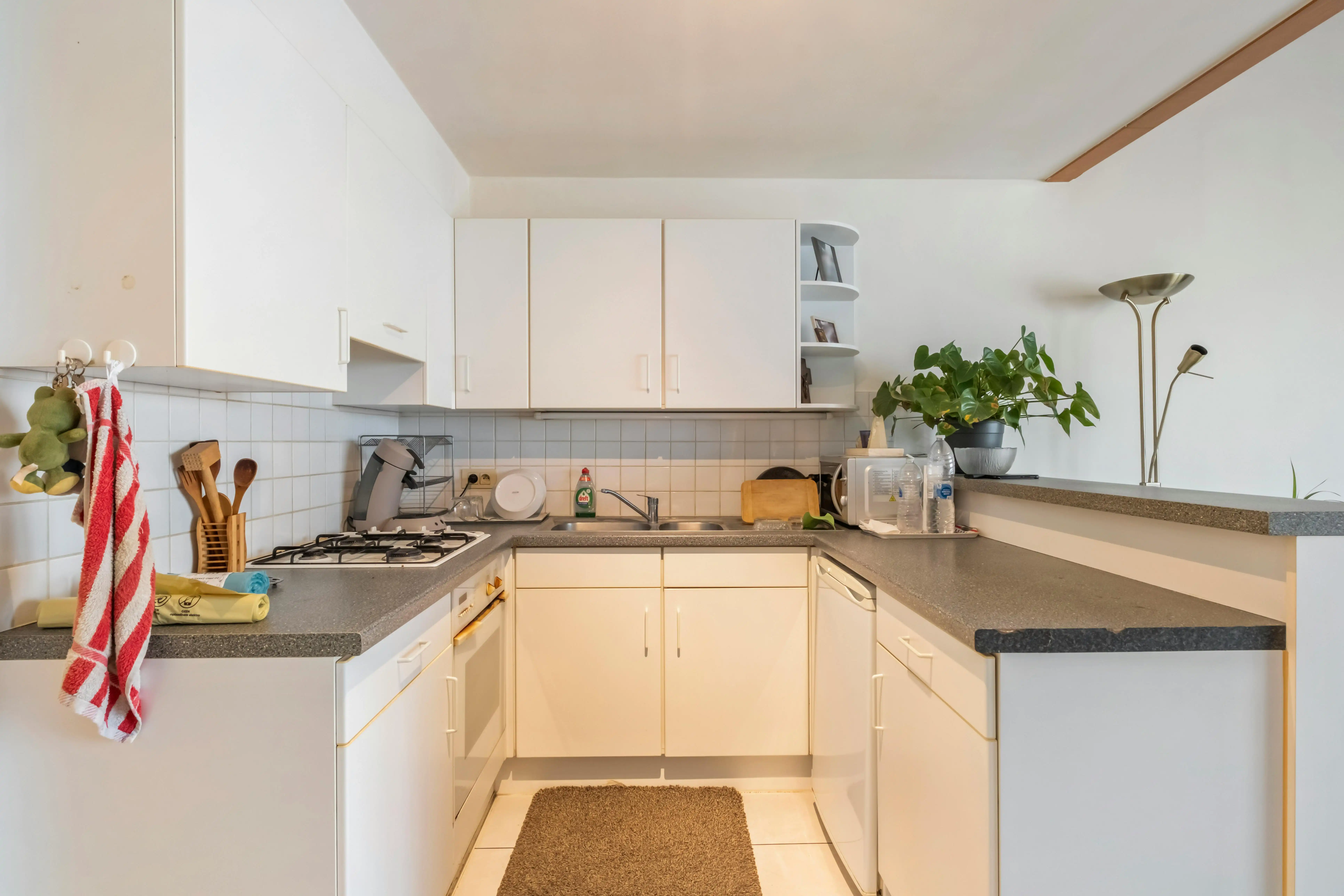 Appartement te koop op een centrale ligging in Izegem. foto 4