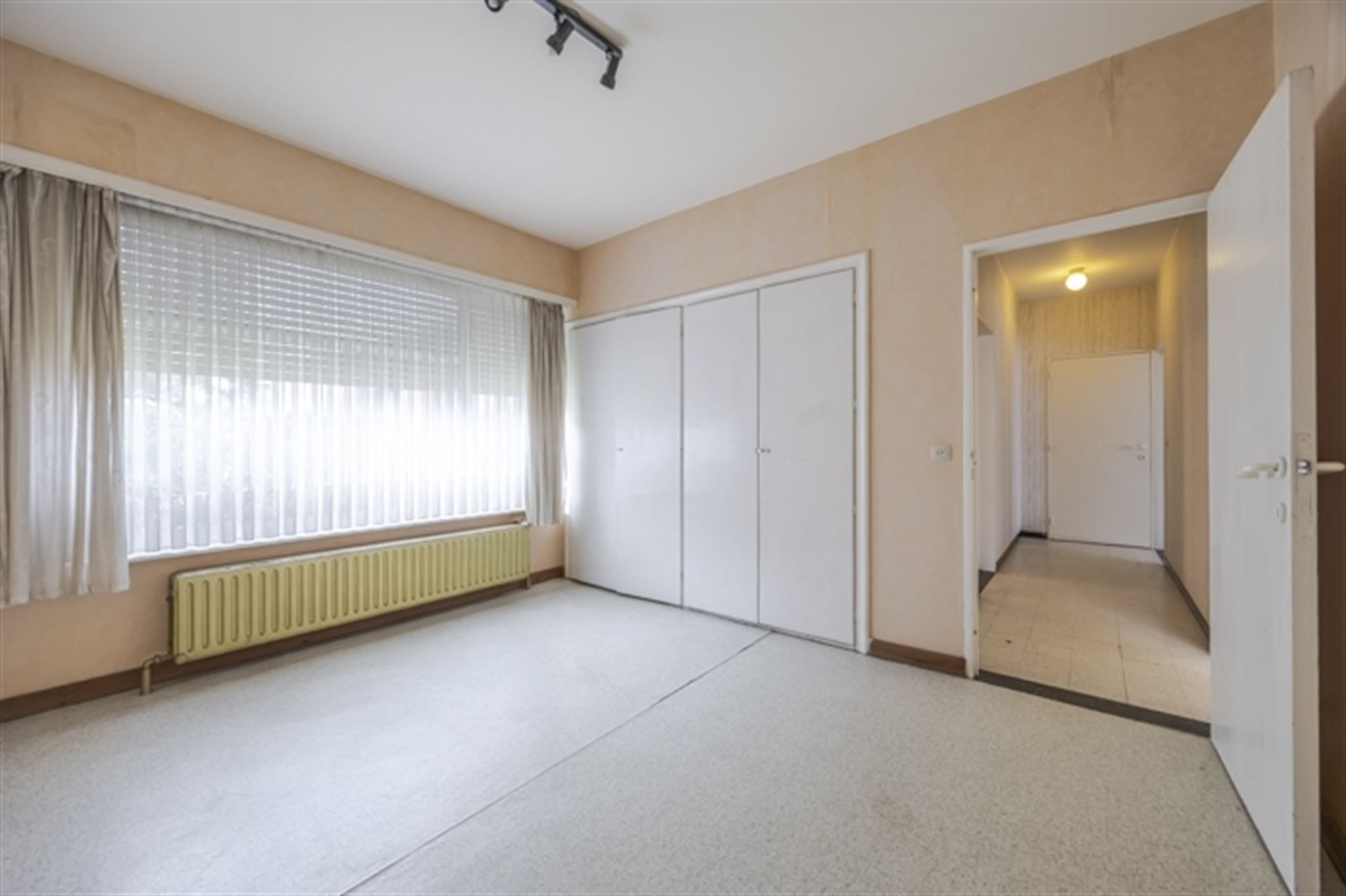 Landhuis met bijgebouwen op 3835 m² op rustige ligging foto 18