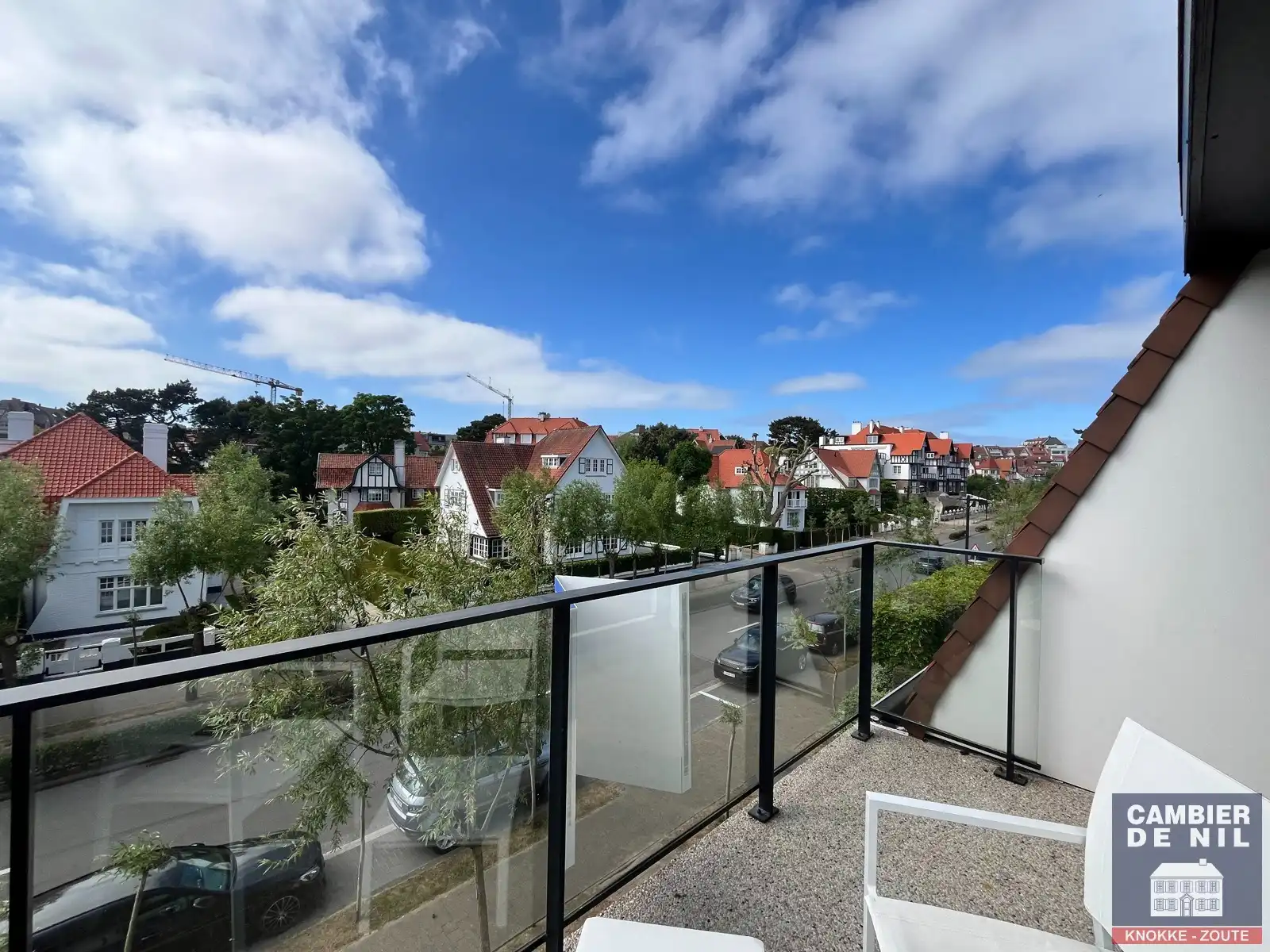 Prachtig ongemeubeld appartement op enkele stappen van het Albertplein!  foto 9