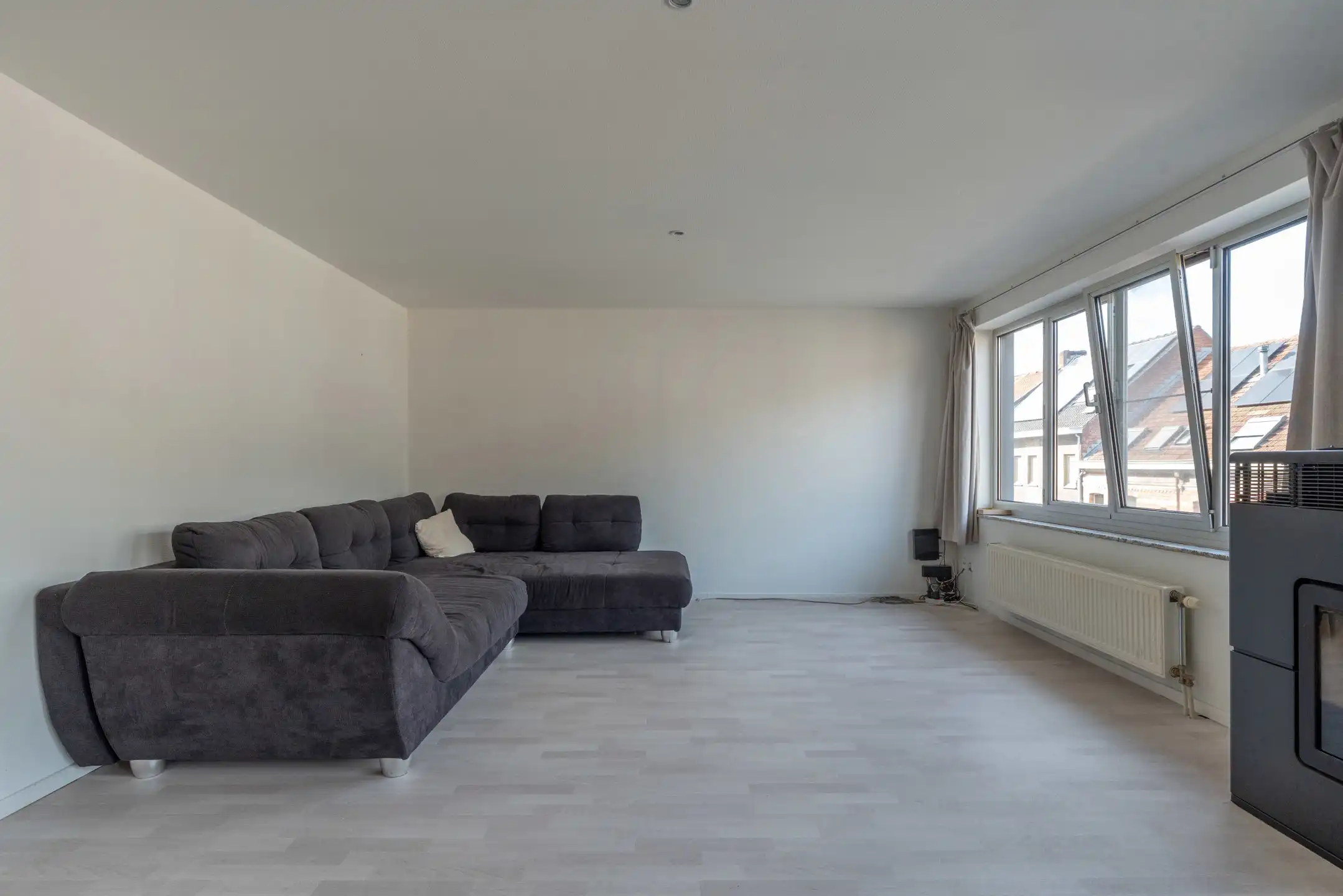 Voormalige winkel met garage, mogelijkheid tot 3 slpk woning foto 19
