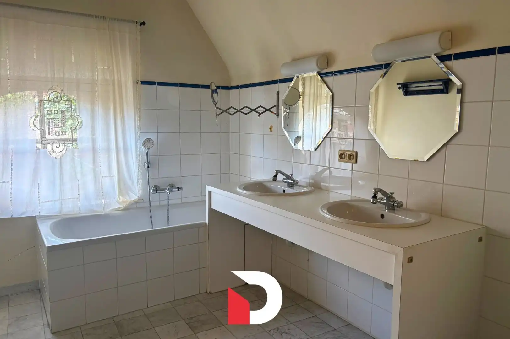 Woning in centrum Brugge met 4 slaapkamers en een gezellige stadstuin foto 18