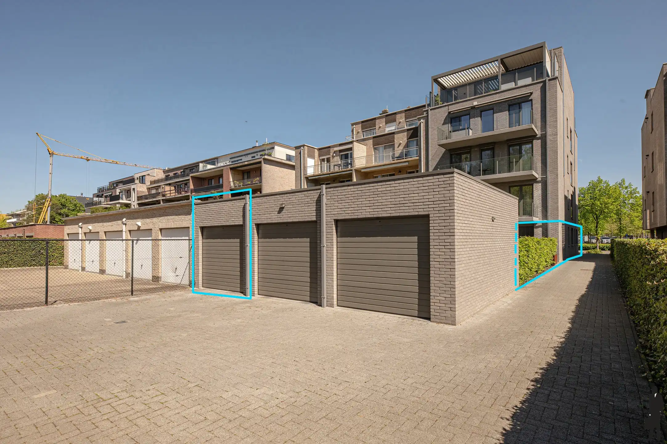 Ruim luxueus afgewerkte gelijkvloers appartement (2019) met tuin en garagebox!  foto 16