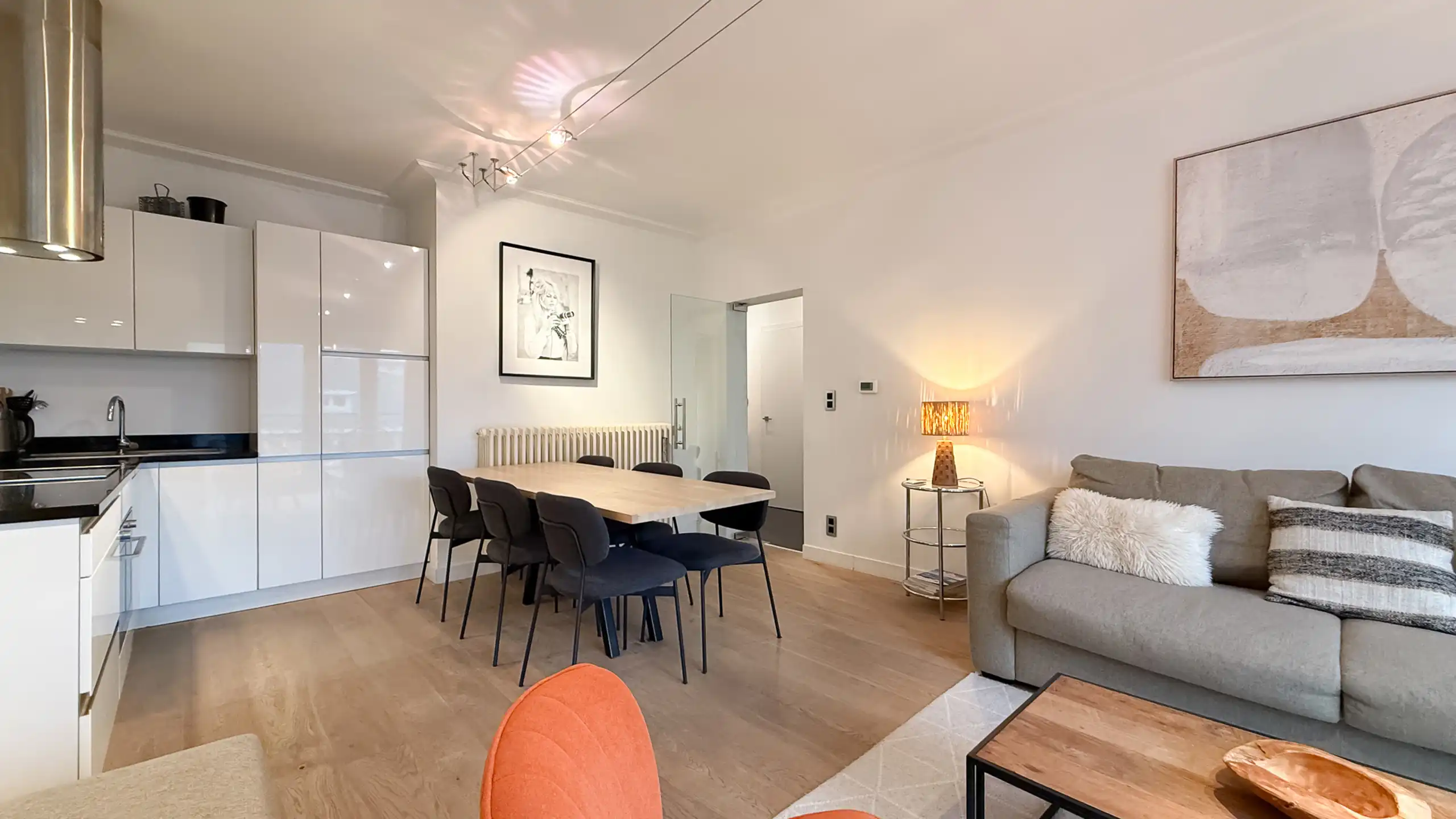 Zonnig appartement met open uitzicht op de Heilig Hartkerk foto 10