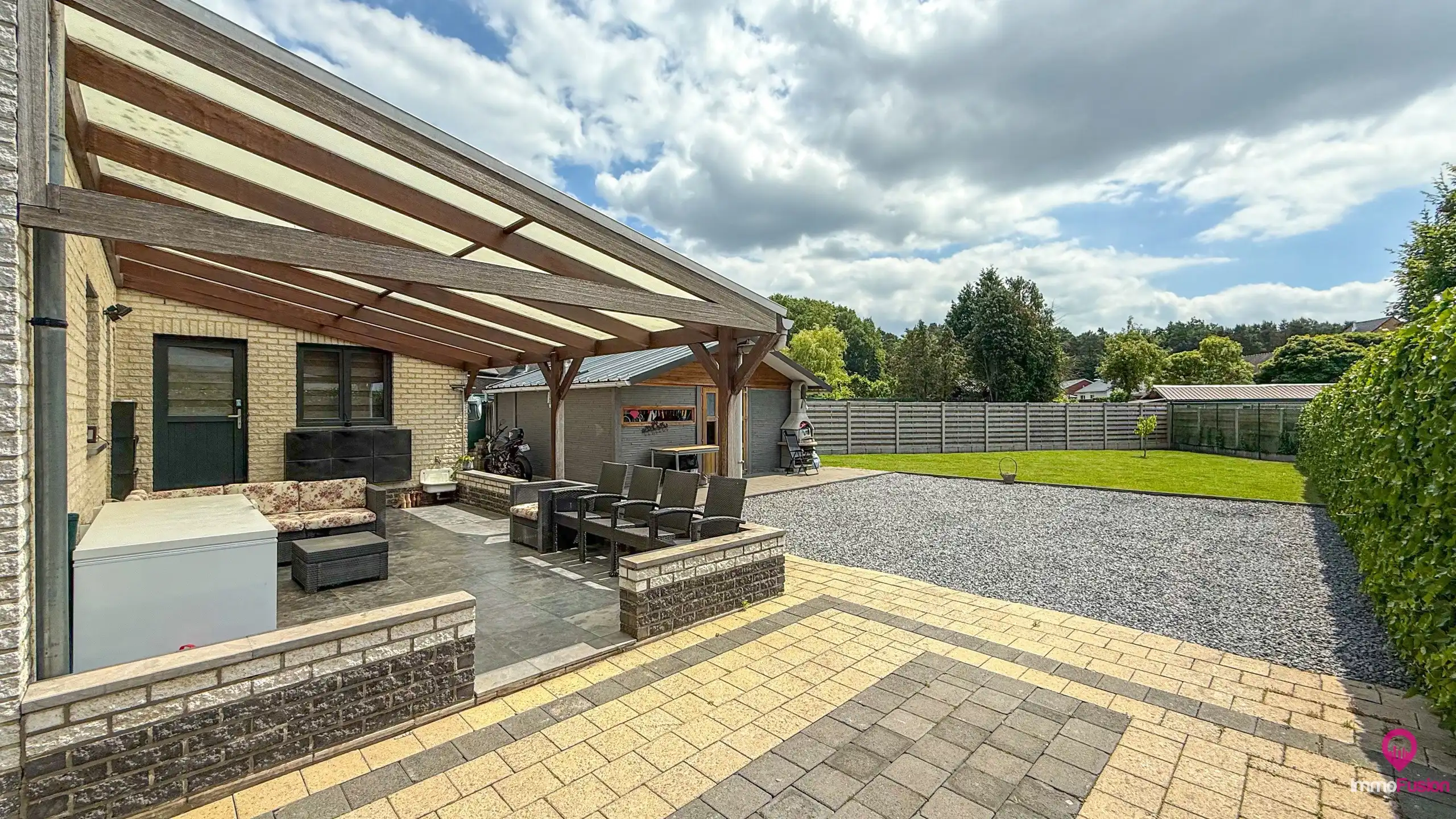 Ruime woning van 285m² met 5 slpks en apart bureel ruimte!  foto 31