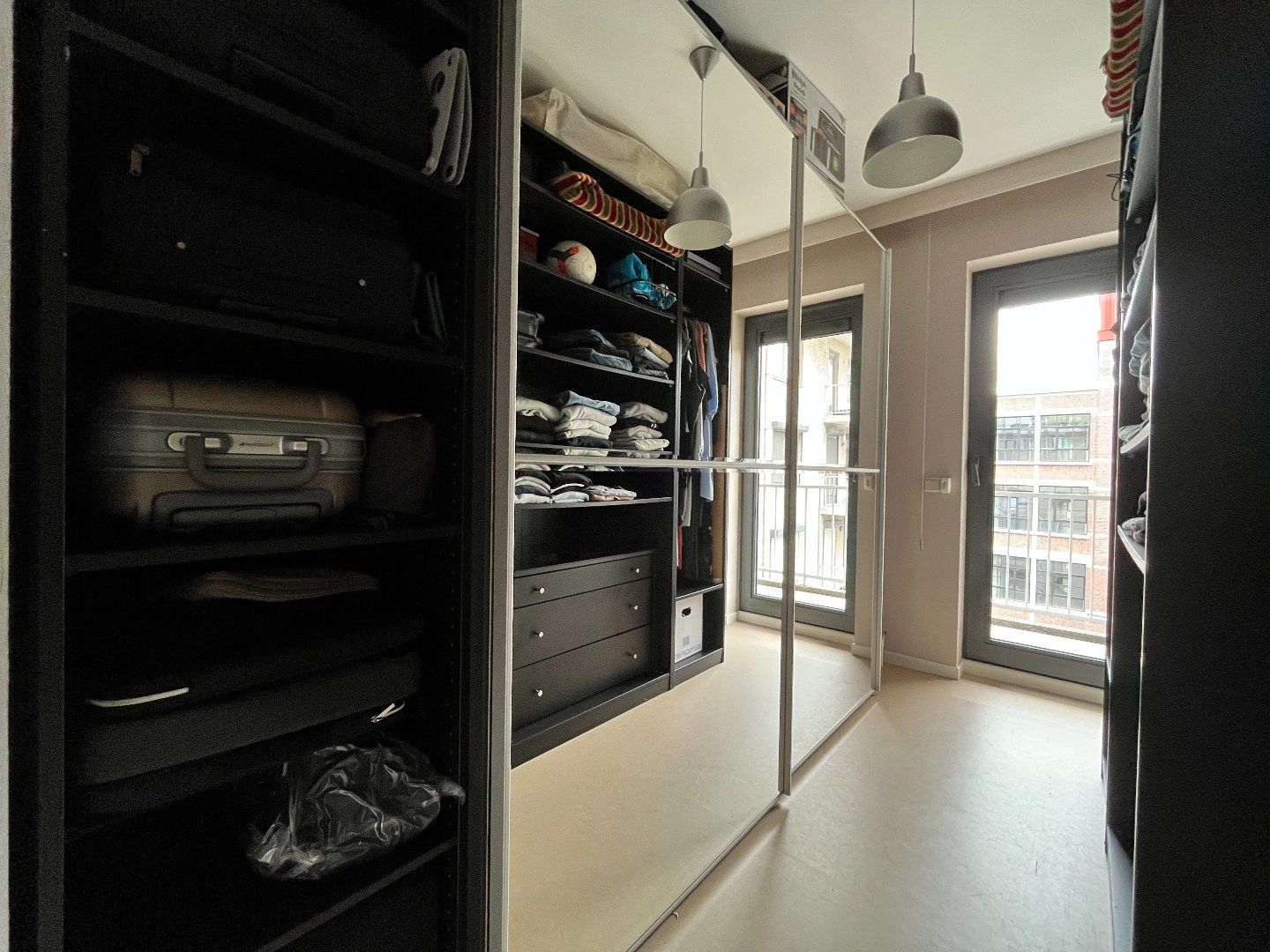 Riant 3 slpk-appartement met 2 terrassen en een garagebox foto 14