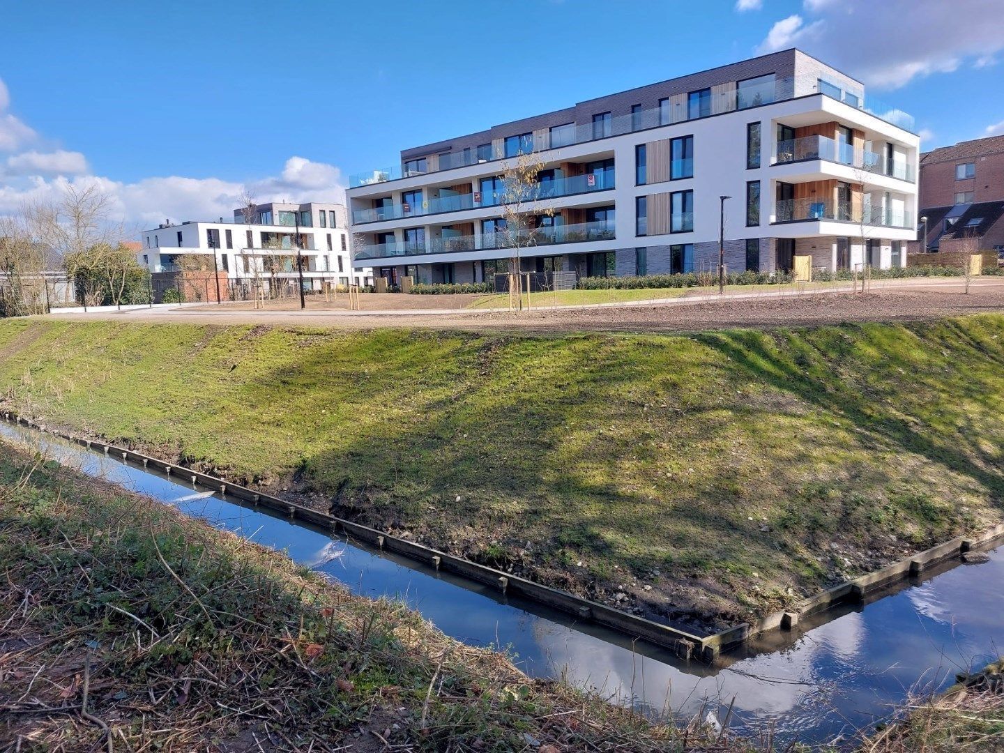 Mooi  2 slaapkamer appartement gelegen in residentie Zilver te Ingelpark foto 2