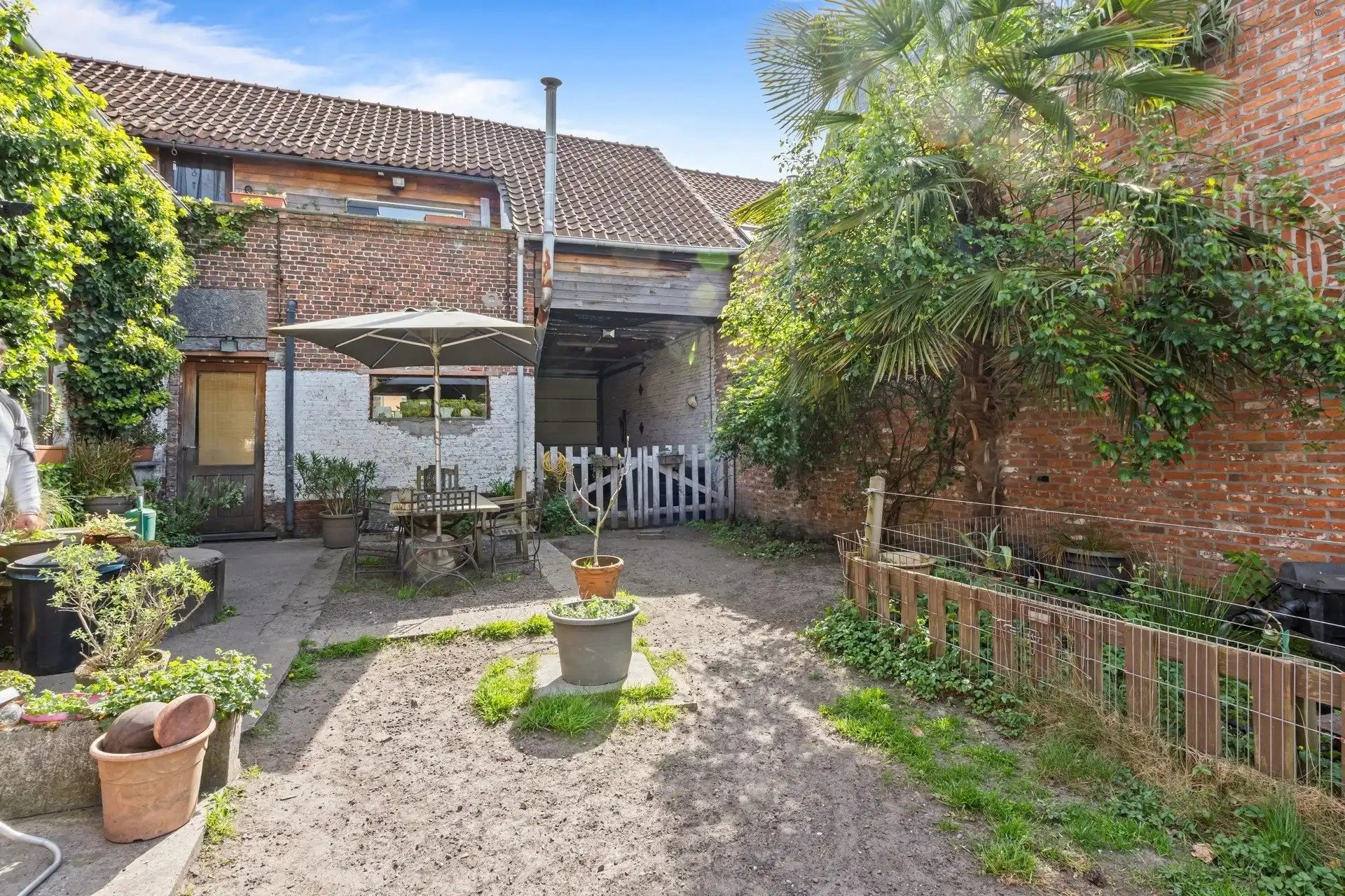 verder af te werken woning met grote garage foto 23