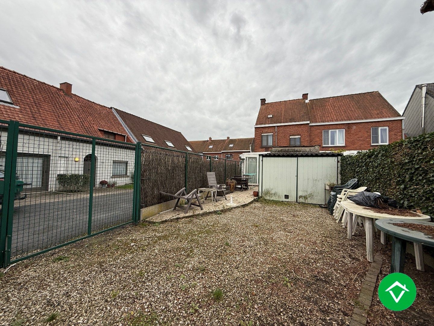 Halfopen bebouwing met 2 slaapkamers, tuin en garage foto 20