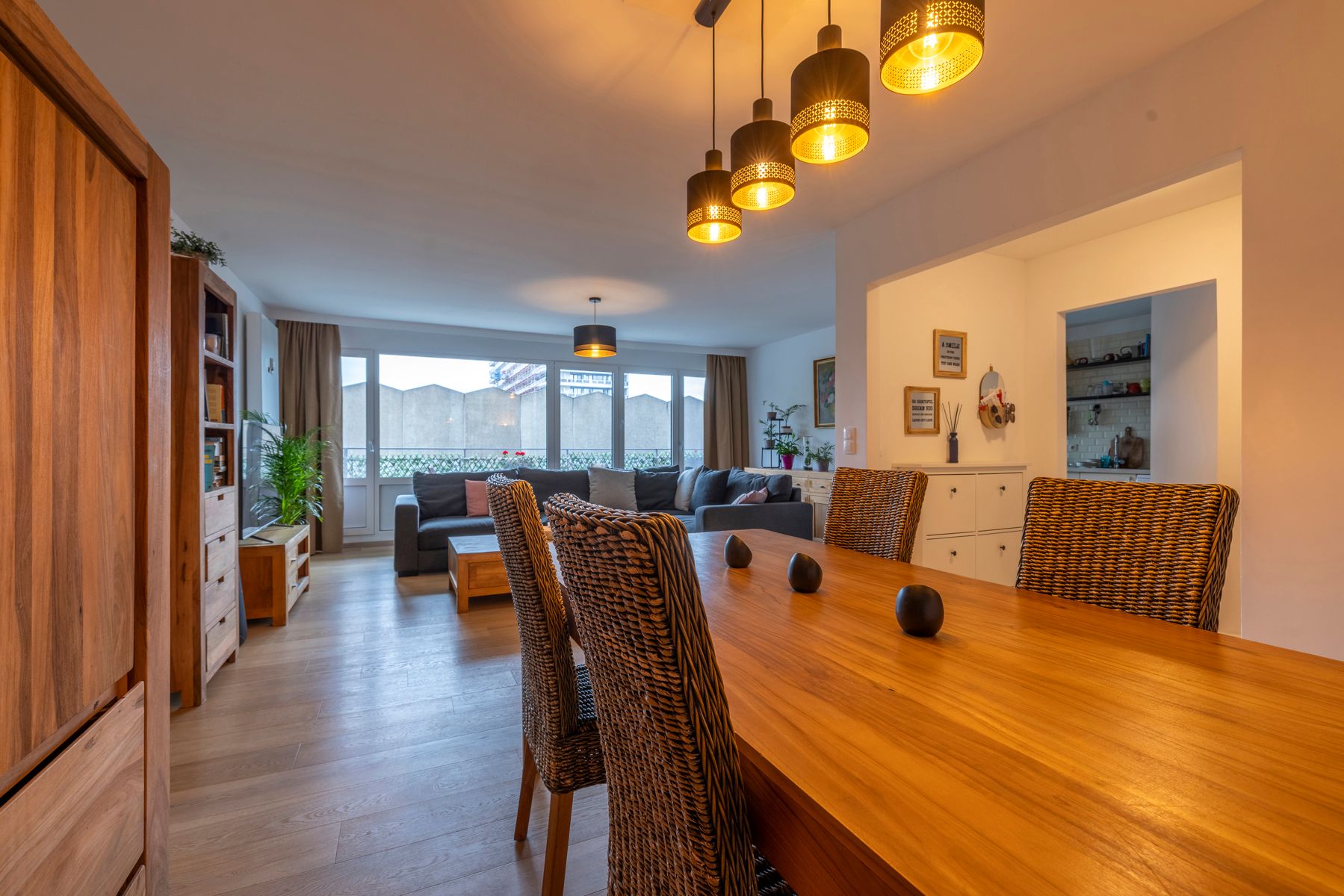 VERNIEUWD APPARTEMENT MET 3 SLAAPKAMERS TE KOOP foto 3