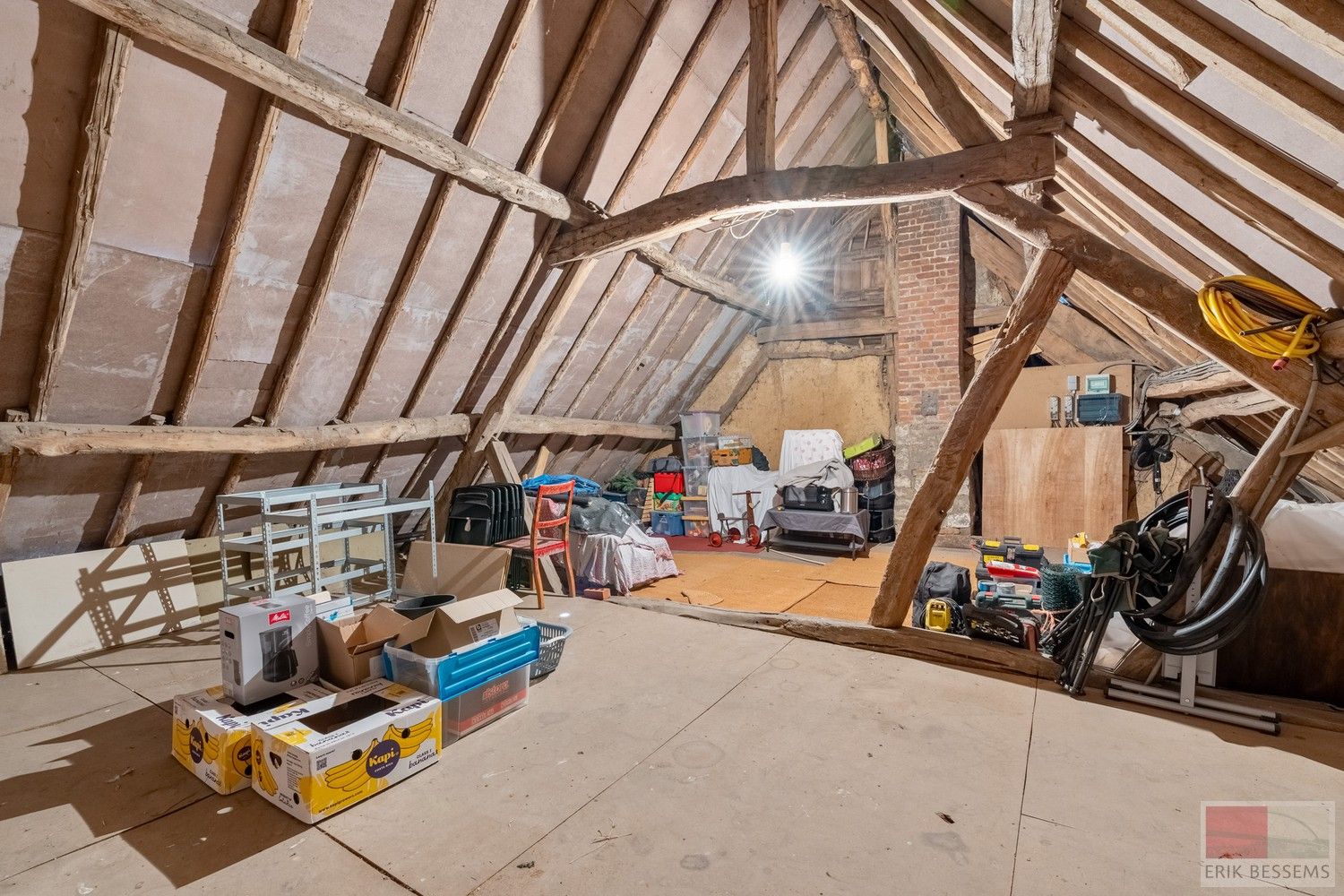 Prachtige authentieke halfvrijstaande woning uit 1800, gelegen op een perceel van 325 m² in het idyllische Teuven. foto 23