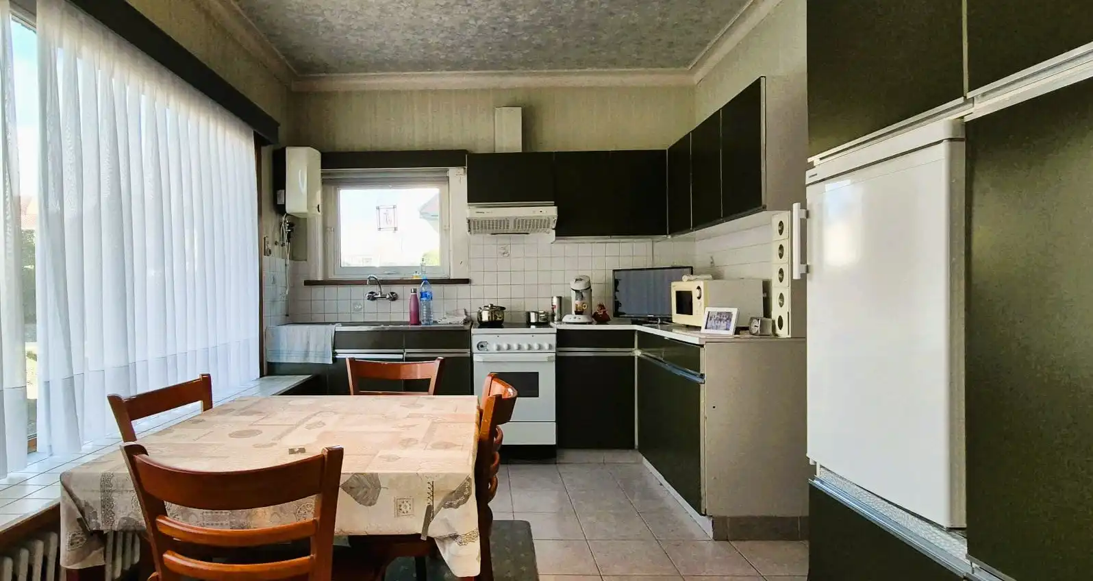 Woning en/of handel op zeer zichtbare hoek foto 4