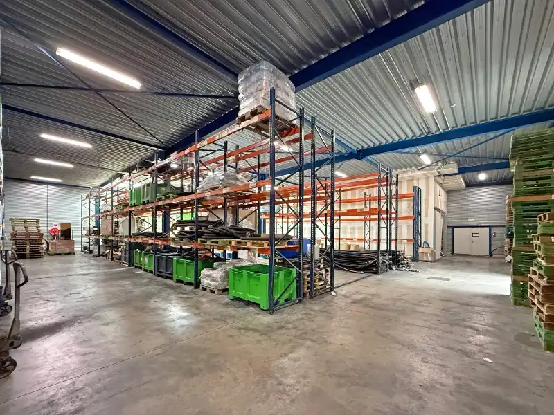 Magazijn te huur van 350 m² vlakbij de A12 foto 3