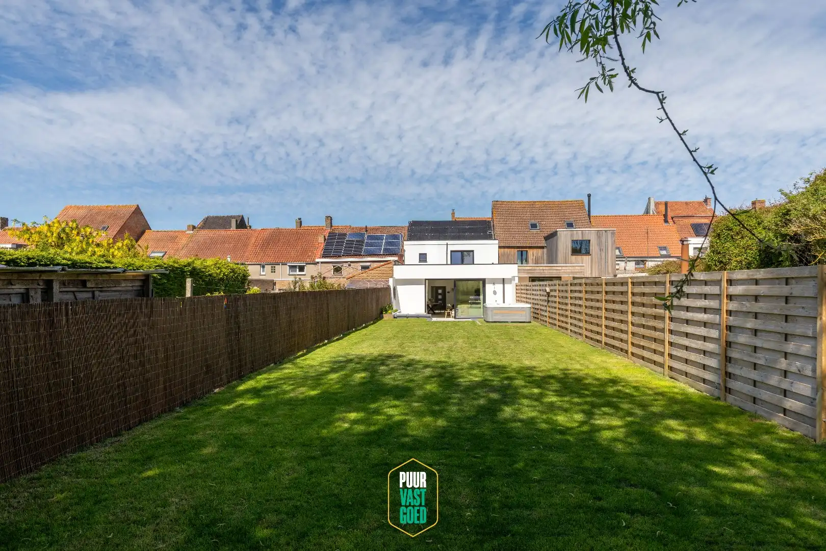 Prachtige, compleet gerenoveerde, zonnige woning met tuin foto 22