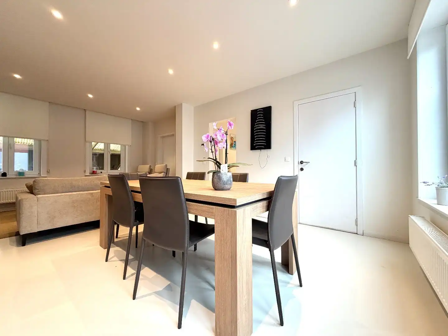 Instapklare woning met garage en uitbreidingsmogelijkheden in Kooigem! foto 9