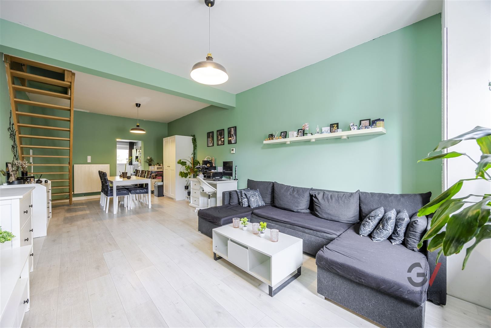 Gerenoveerde woning foto {{pictureIndex}}